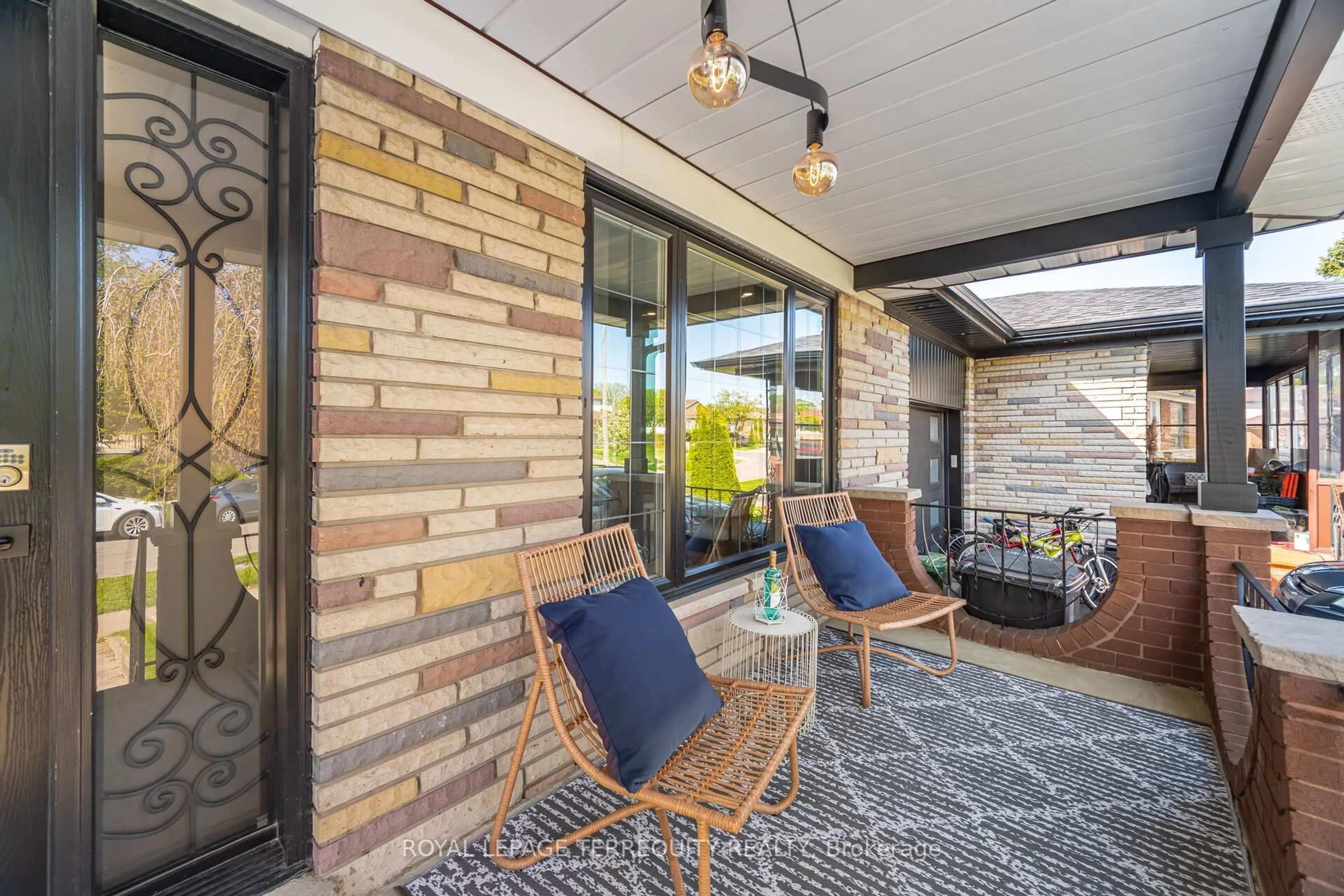 Patio, street for 22 Dellbrook Cres, Toronto Ontario M9L 1E2