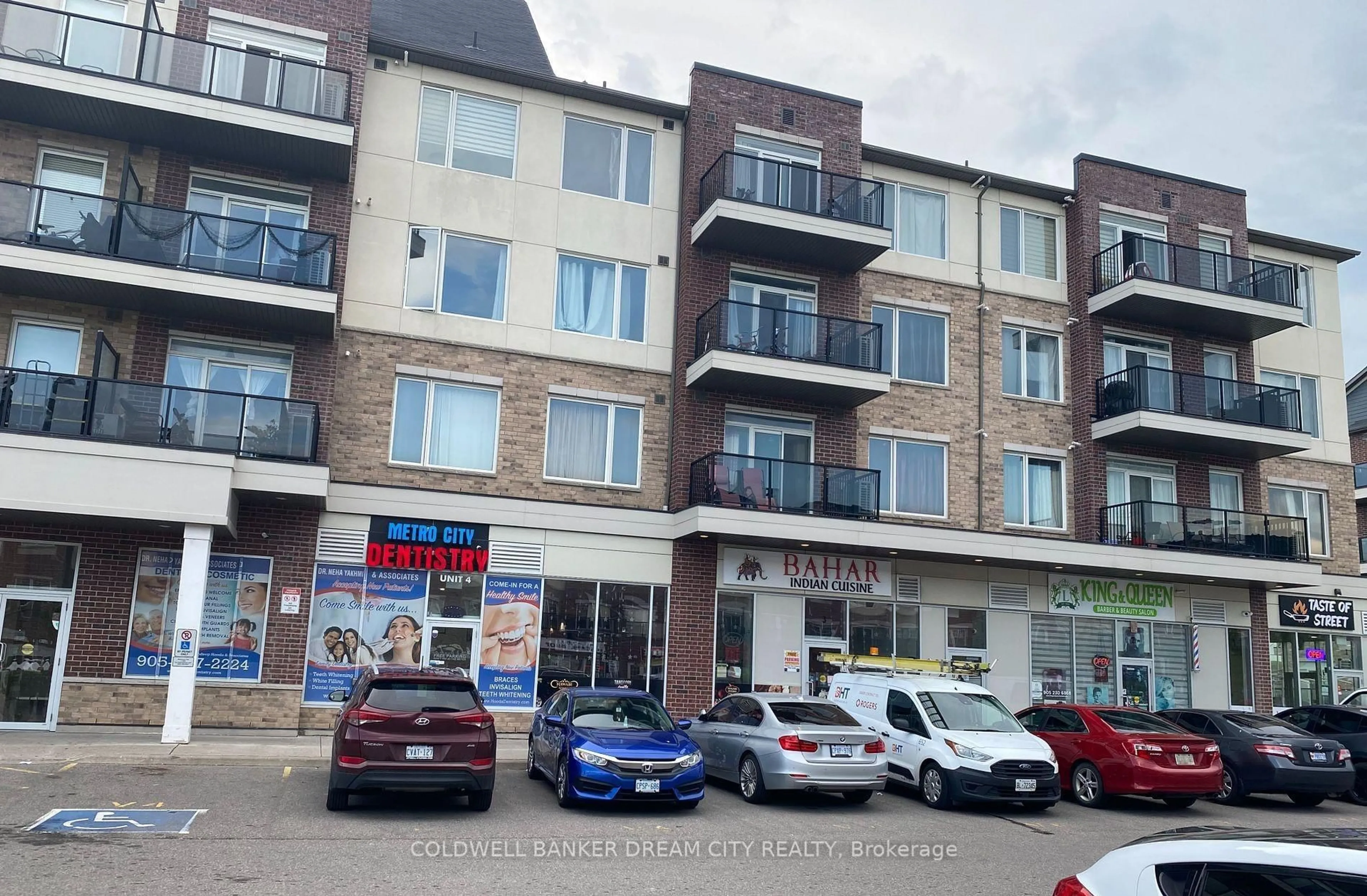 A pic from outside/outdoor area/front of a property/back of a property/a pic from drone, building for 50 Sky Harbour Dr #218, Brampton Ontario L6Y 6B8