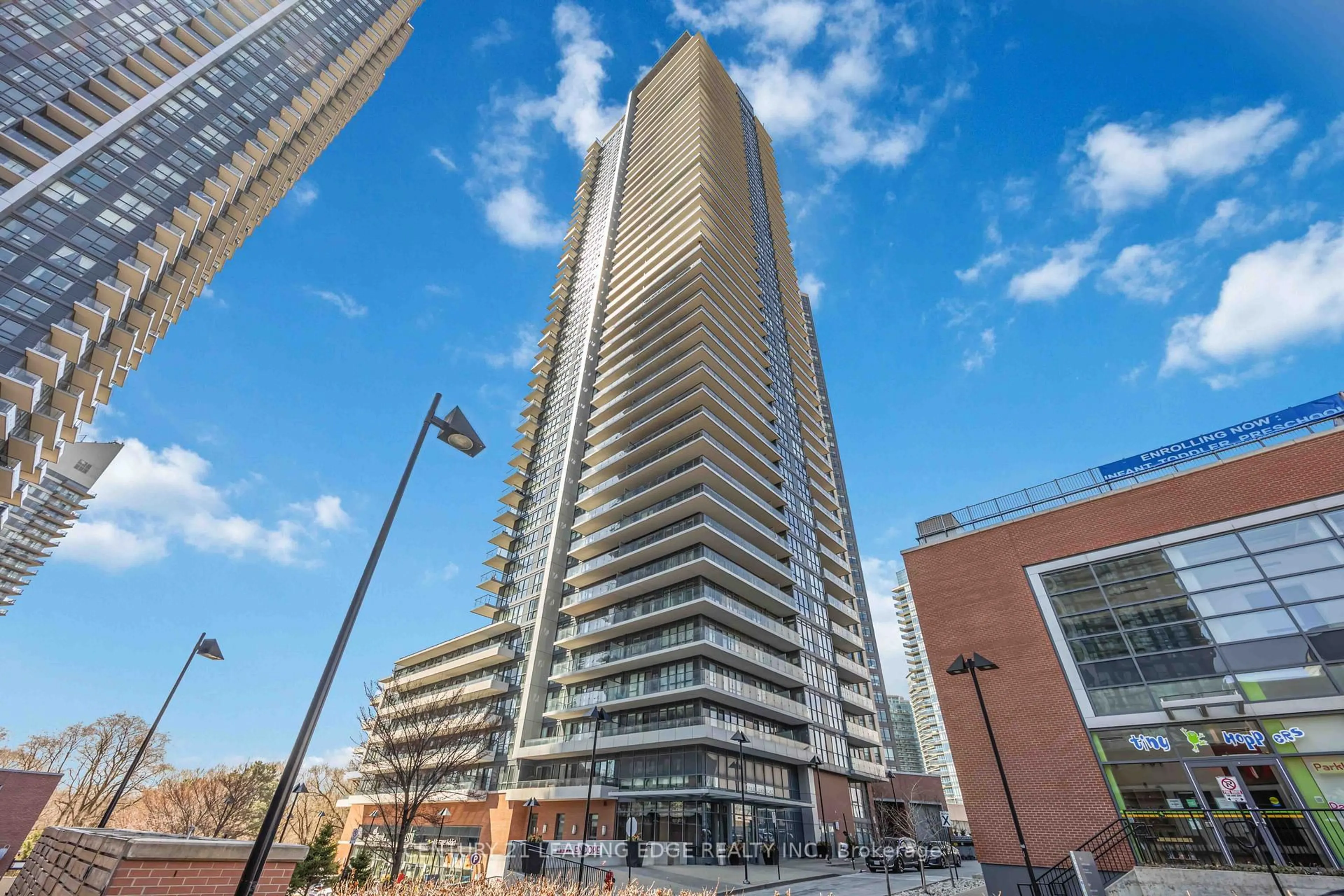 A pic from outside/outdoor area/front of a property/back of a property/a pic from drone, building for 10 Park Lawn Rd #621, Toronto Ontario M8V 0H9