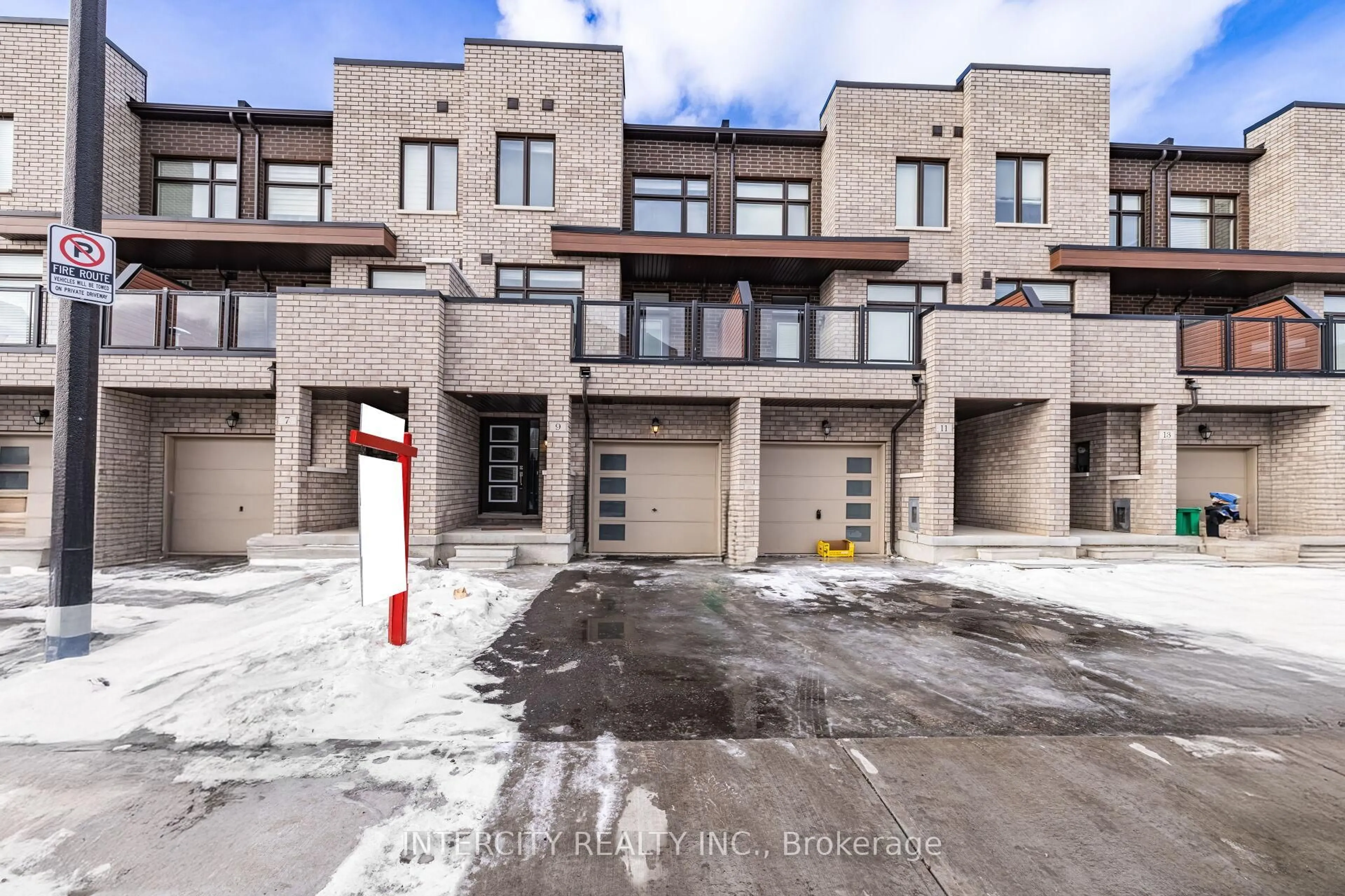 Unknown for 9 Queenpost Dr, Brampton Ontario L6Y 6L2