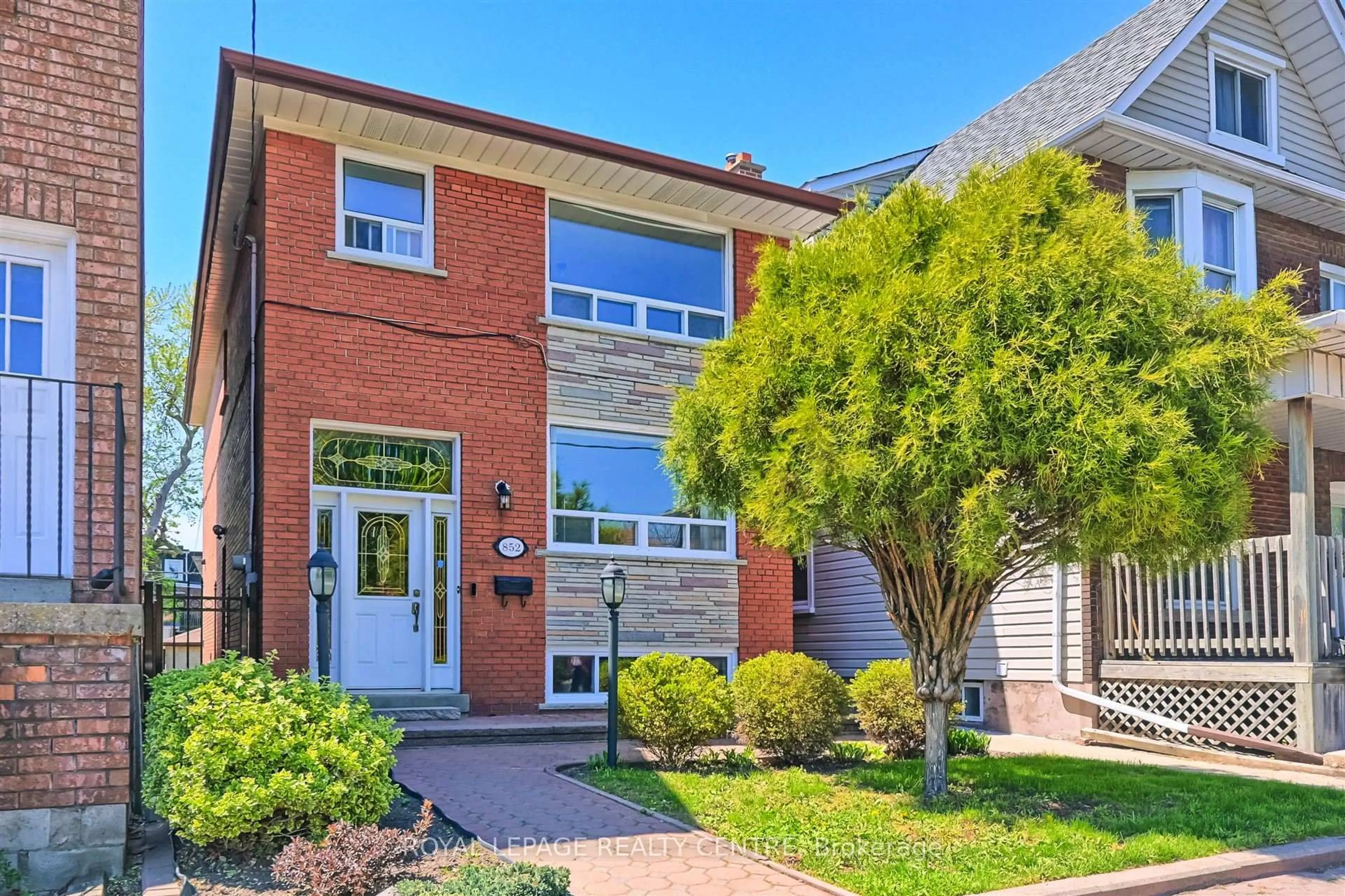 Home with brick exterior material, street for 852 Ossington Ave, Toronto Ontario M6G 3V1