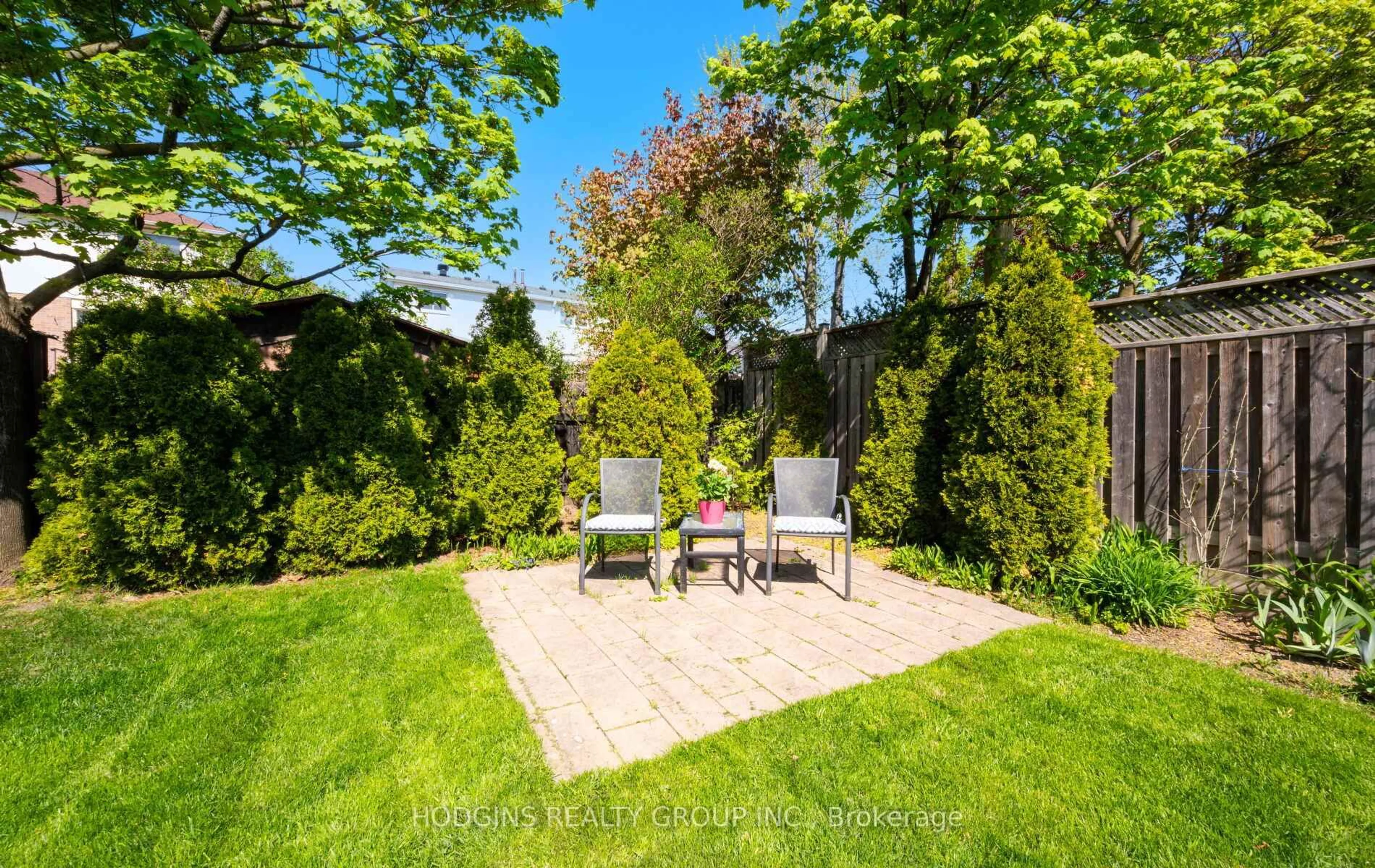 Patio, street for 2223 Blue Beech Cres, Mississauga Ontario L5L 1C2