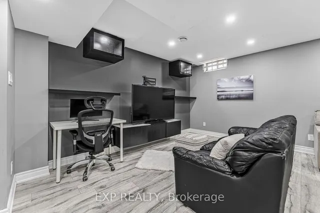 Additional property image - 5547 Cortina Cres