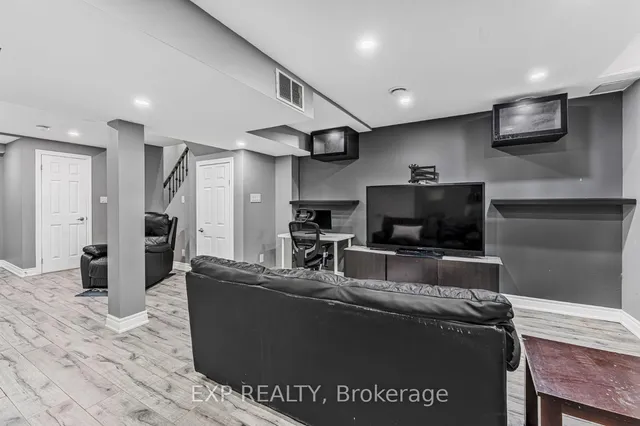 Additional property image - 5547 Cortina Cres