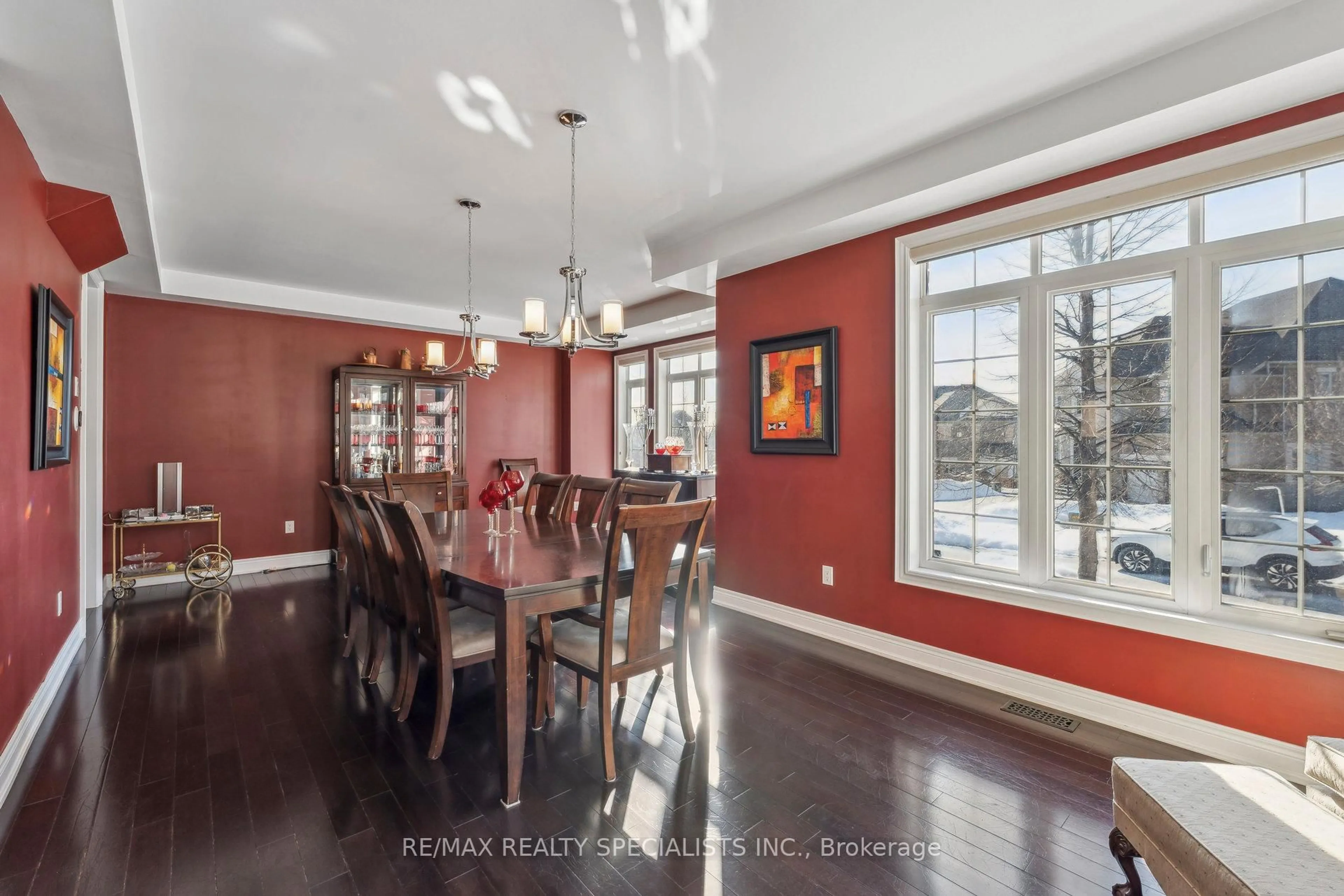 Dining room, ceramic/tile floor for 9 Flanders Rd, Brampton Ontario L6X 0W3