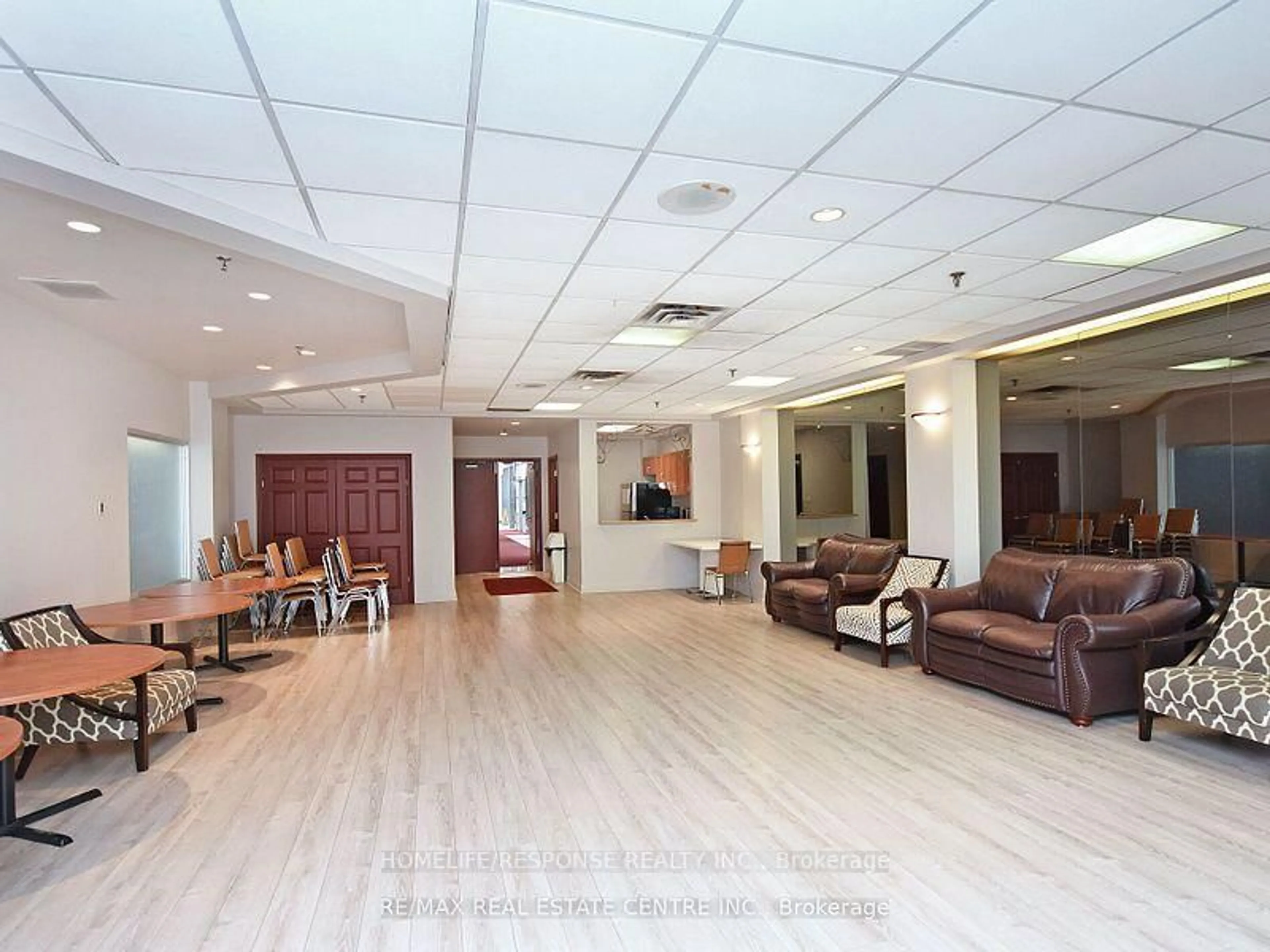 Lobby for 285 ENFIELD Pl #1102, Mississauga Ontario L5B 3Y6