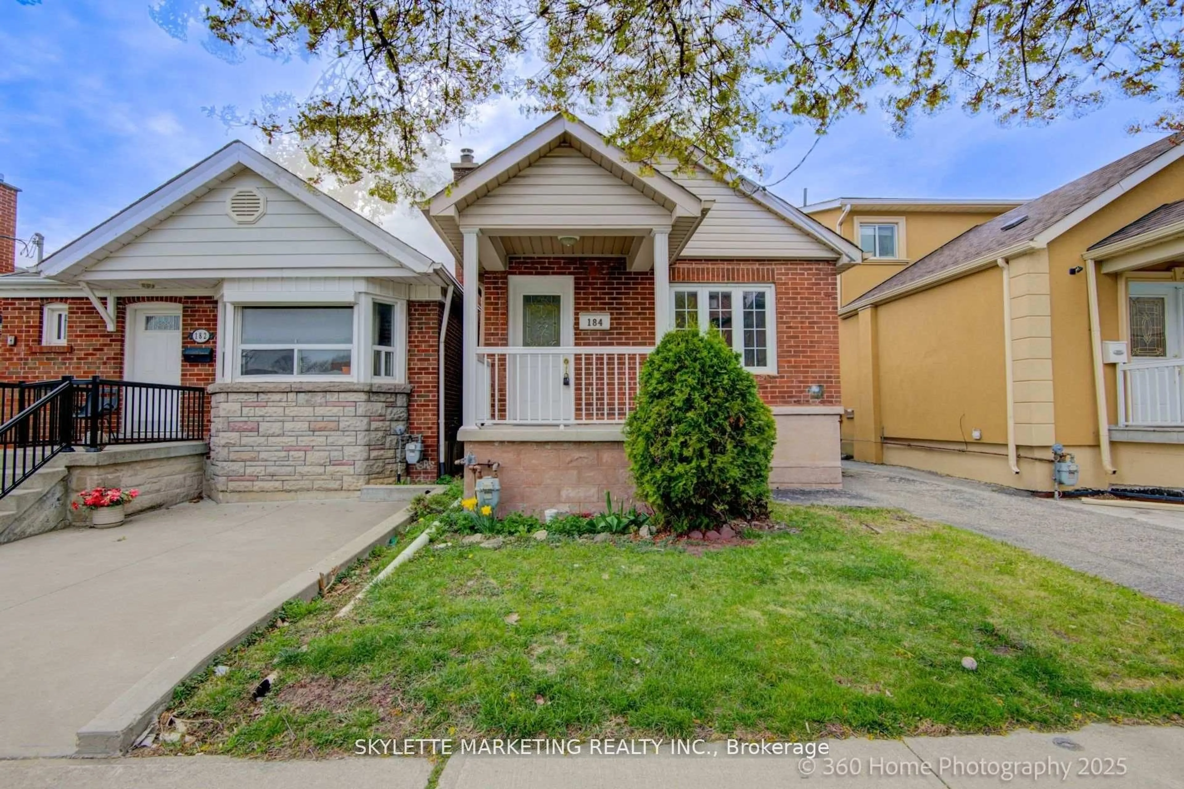 Home with brick exterior material, street for 184 Scott Rd, Toronto Ontario M6M 3T8