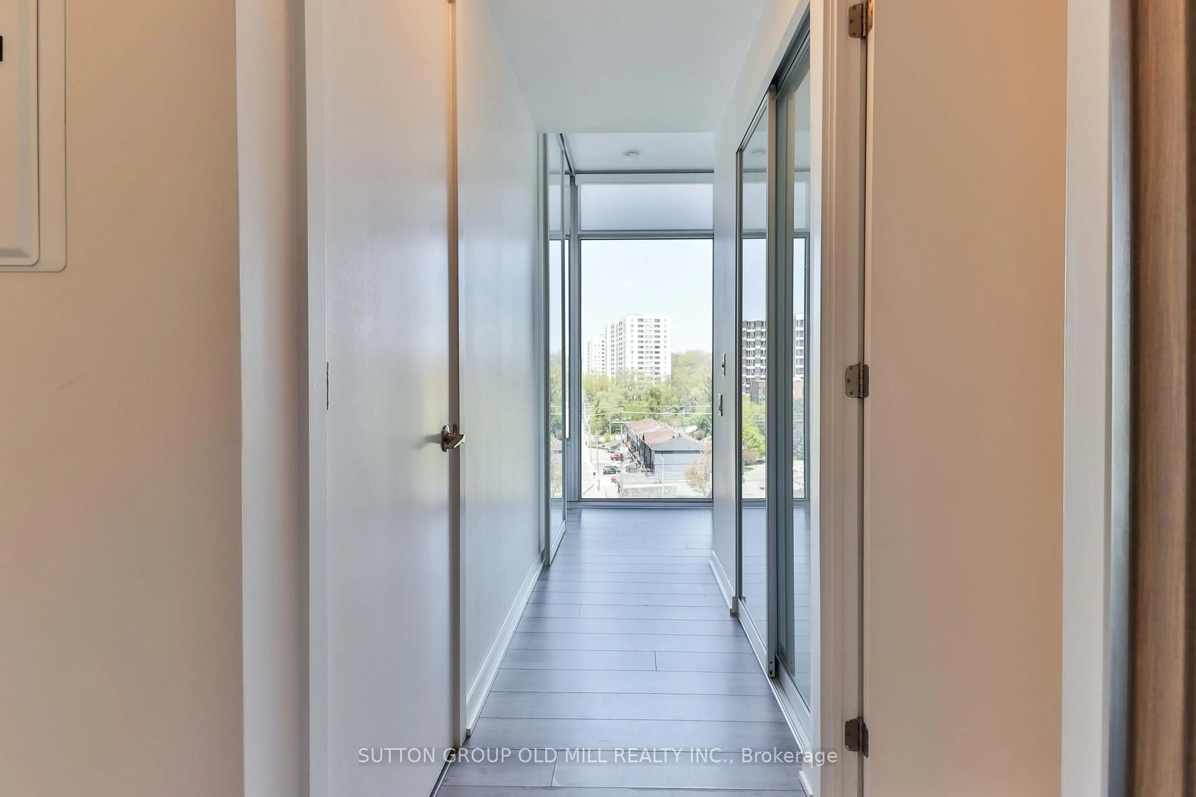 Unknown for 103 The Queensway N/A #714, Toronto Ontario M6S 5B3