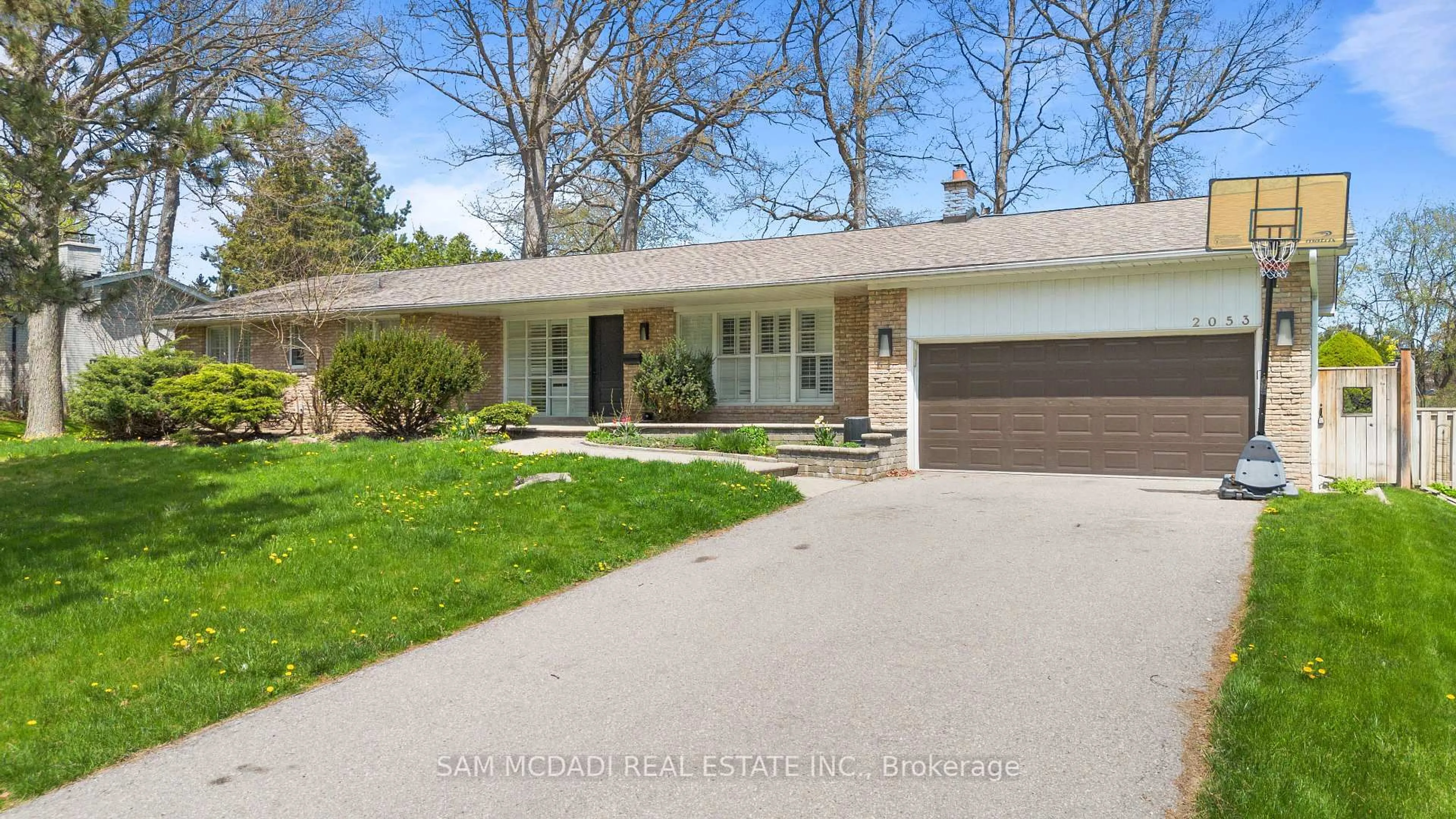 Unknown for 2053 Tenoga Dr, Mississauga Ontario L5H 3K1