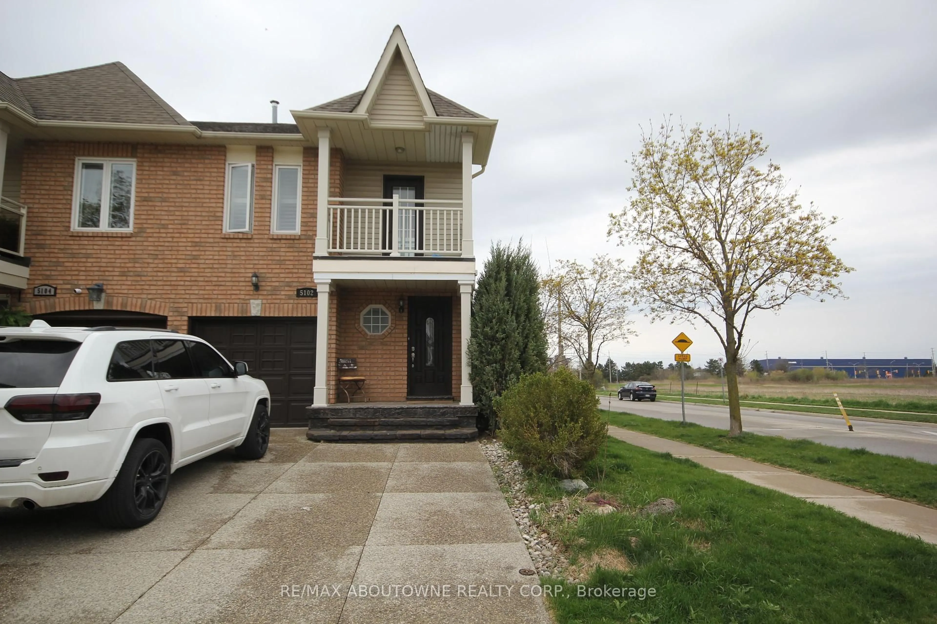 Unknown for 5102 Thornburn Dr, Burlington Ontario L7L 6K2