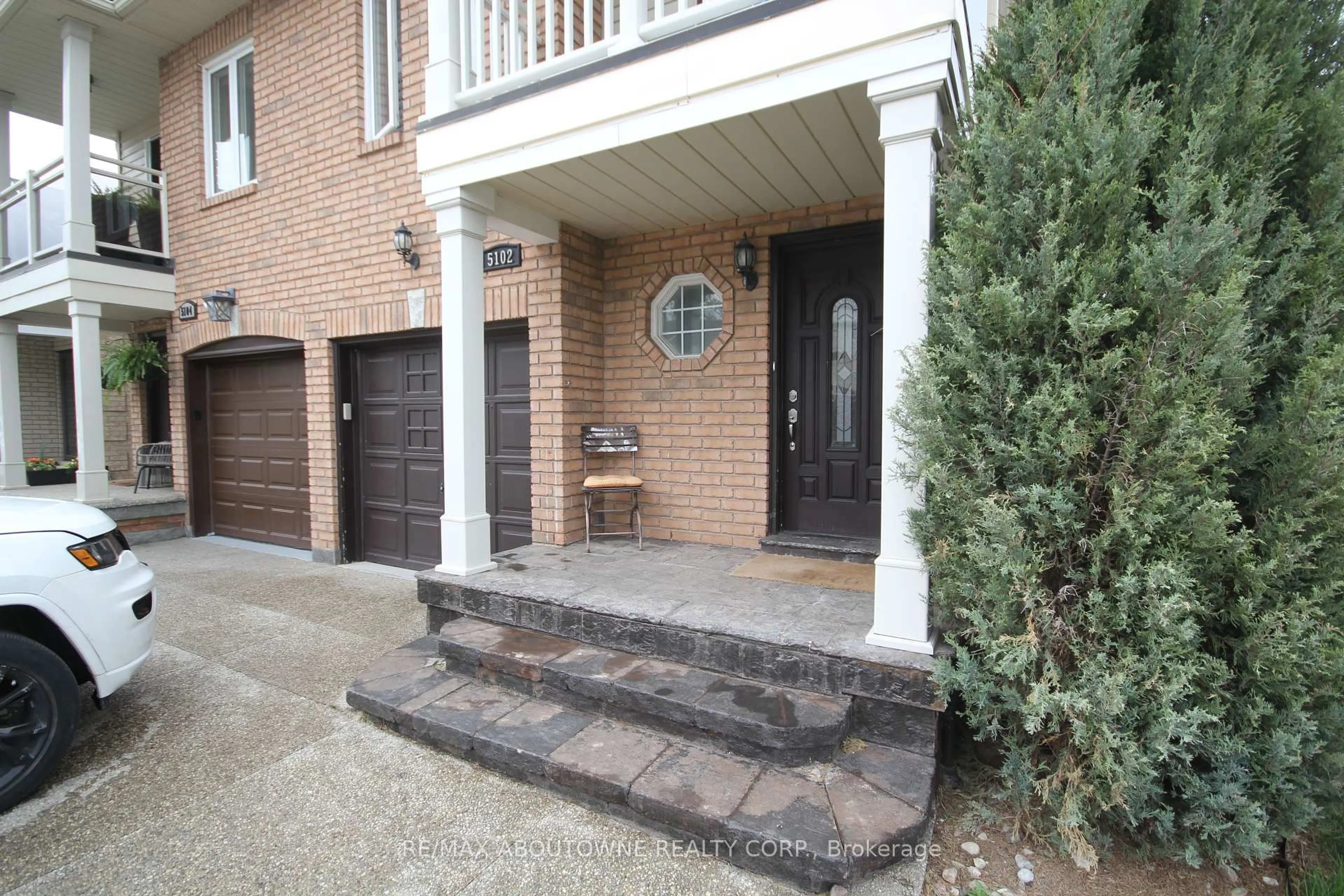 Home with brick exterior material, street for 5102 Thornburn Dr, Burlington Ontario L7L 6K2