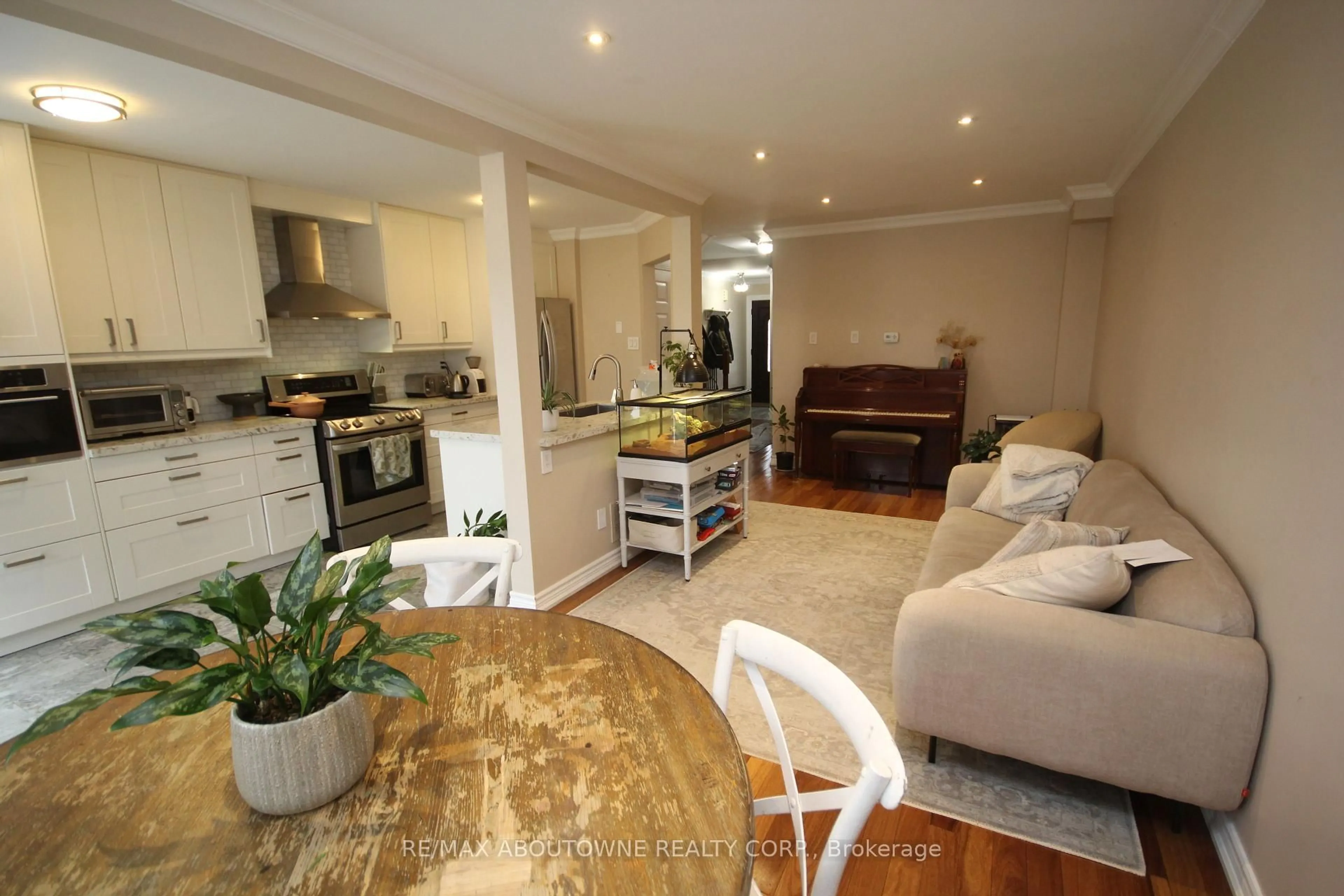 Unknown for 5102 Thornburn Dr, Burlington Ontario L7L 6K2