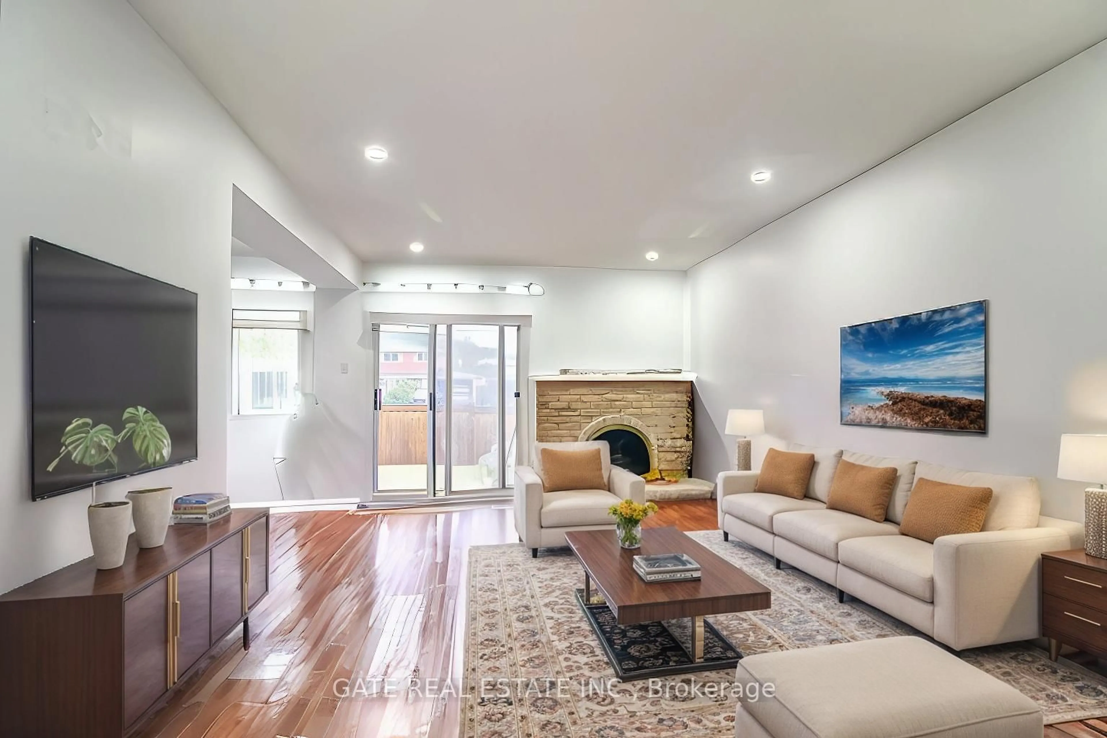 Living room with furniture, unknown for 23 Greenwich Circ, Brampton Ontario L6S 2E6