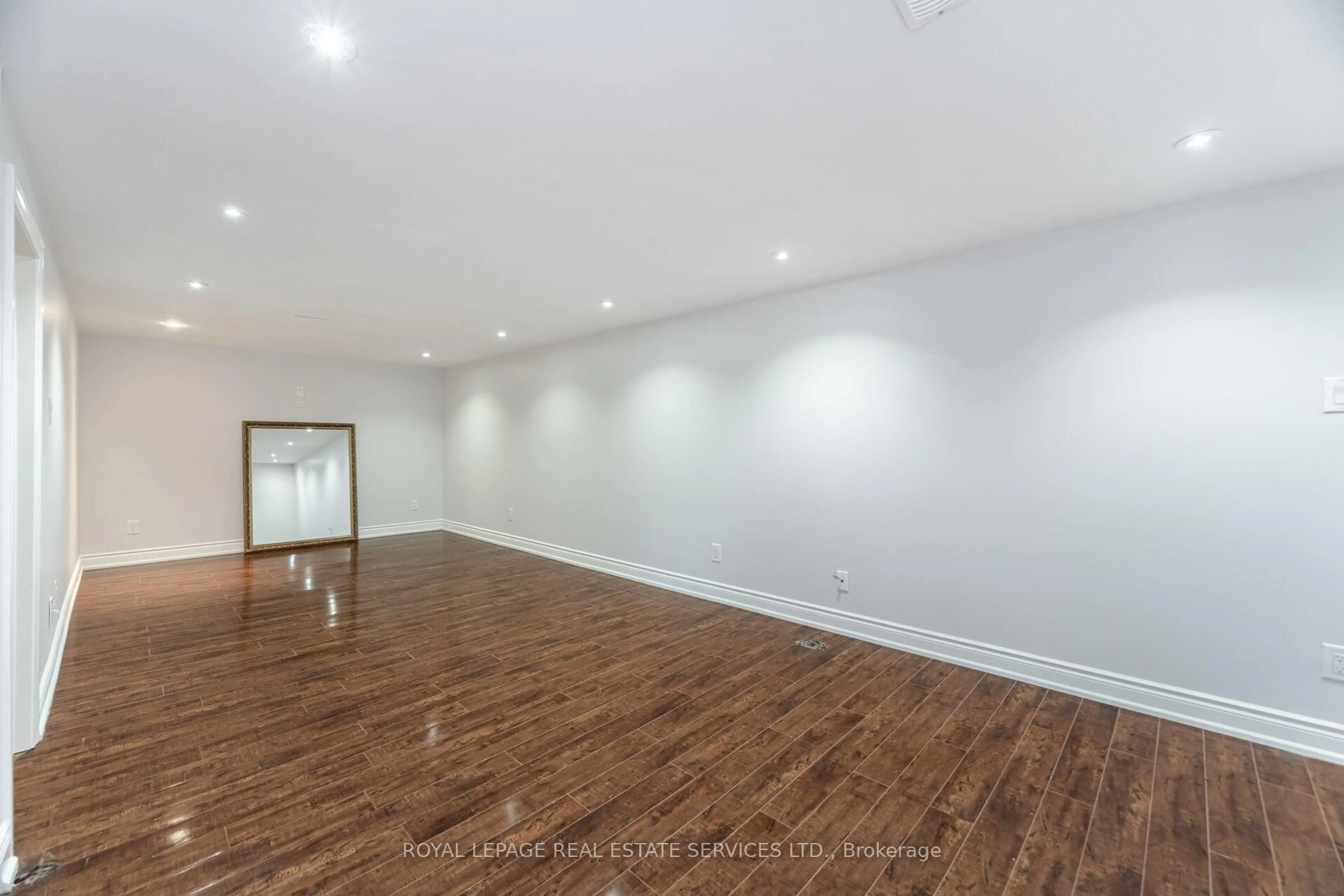 A pic of a room for 39 Aberdeen Cres, Brampton Ontario L6T 2P8