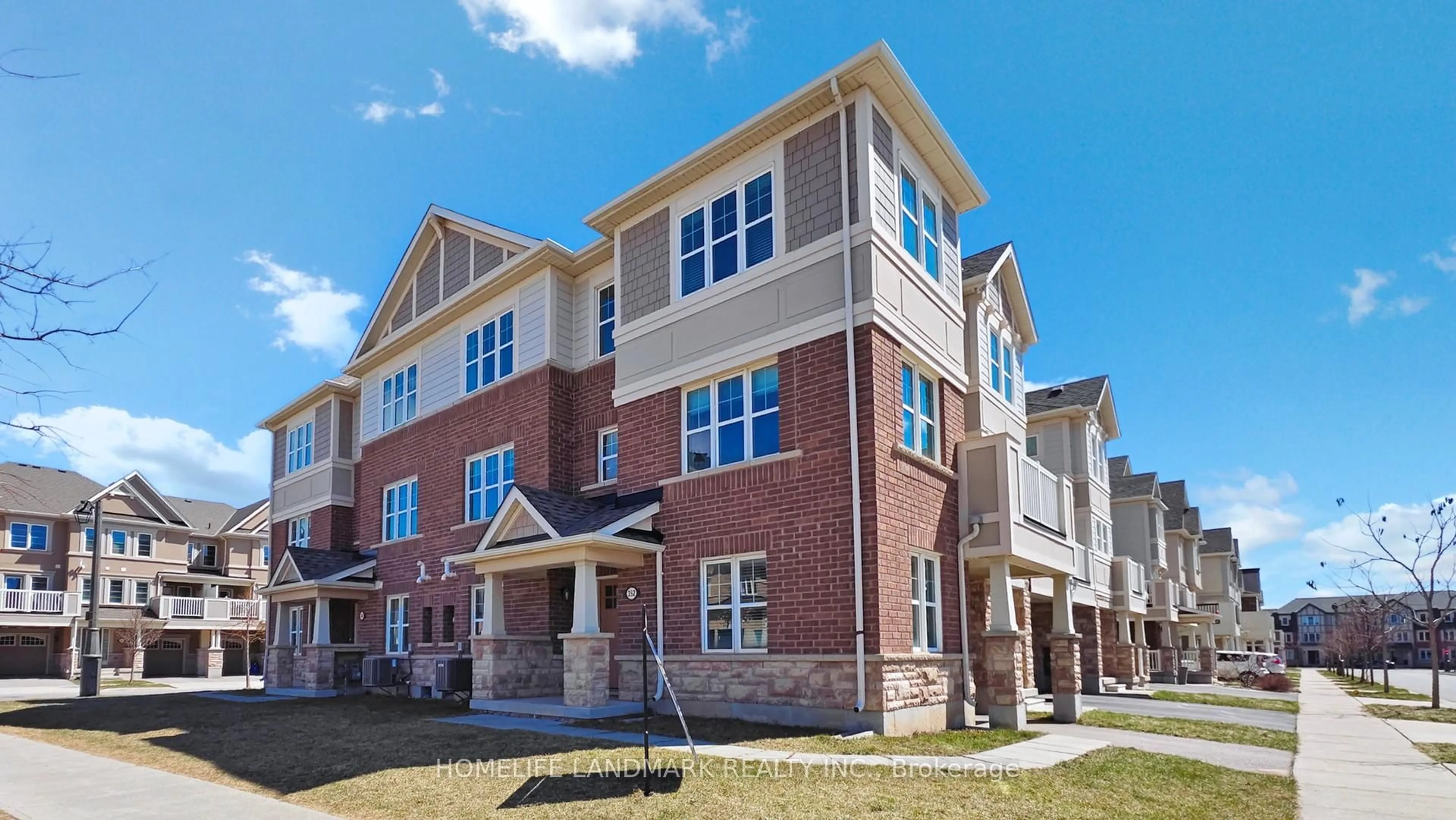 Home with brick exterior material, building for 352 Sixteen Mile Dr, Oakville Ontario L6M 0Z5