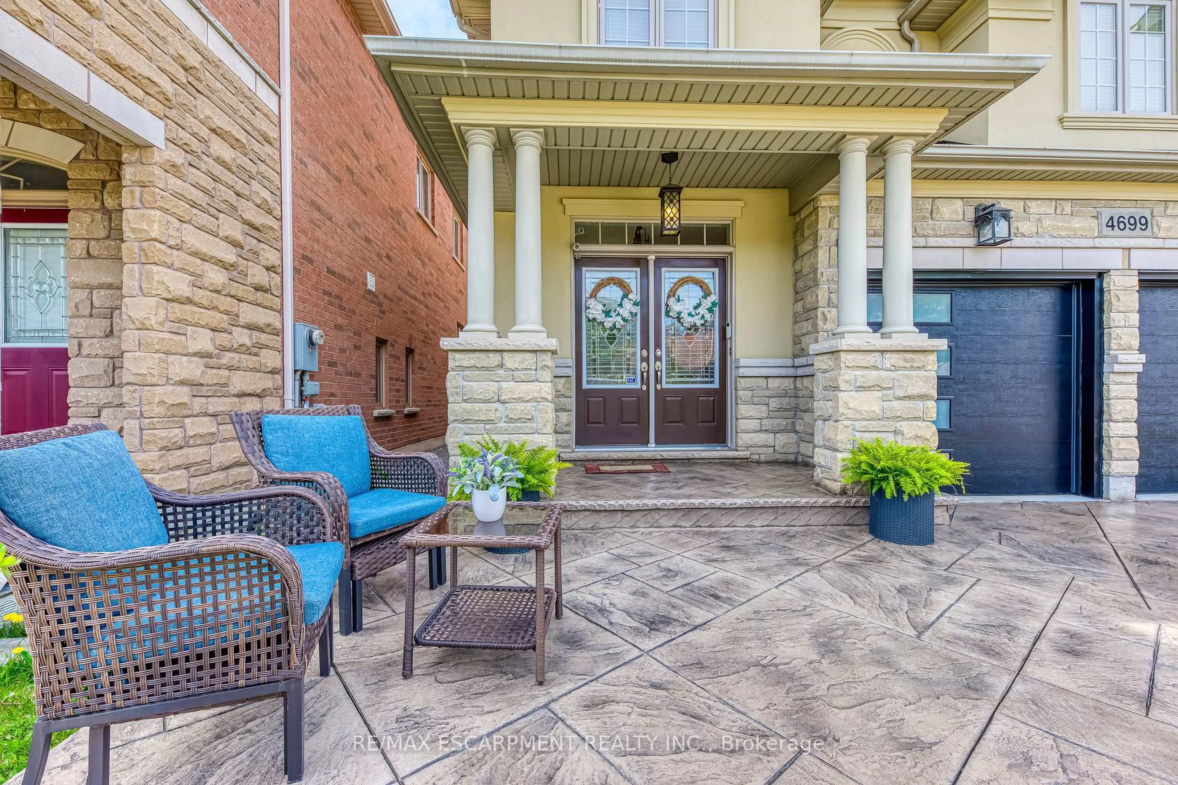 Patio, street for 4699 Irena Ave, Burlington Ontario L7M 0K2