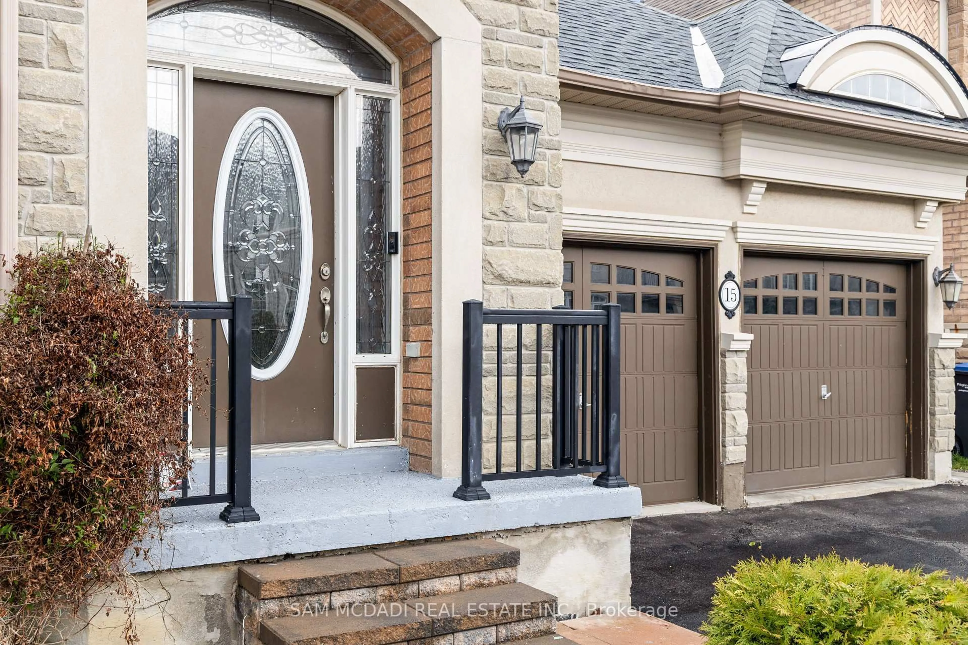 Unknown for 15 Eaglesprings Cres, Brampton Ontario L6P 2V8