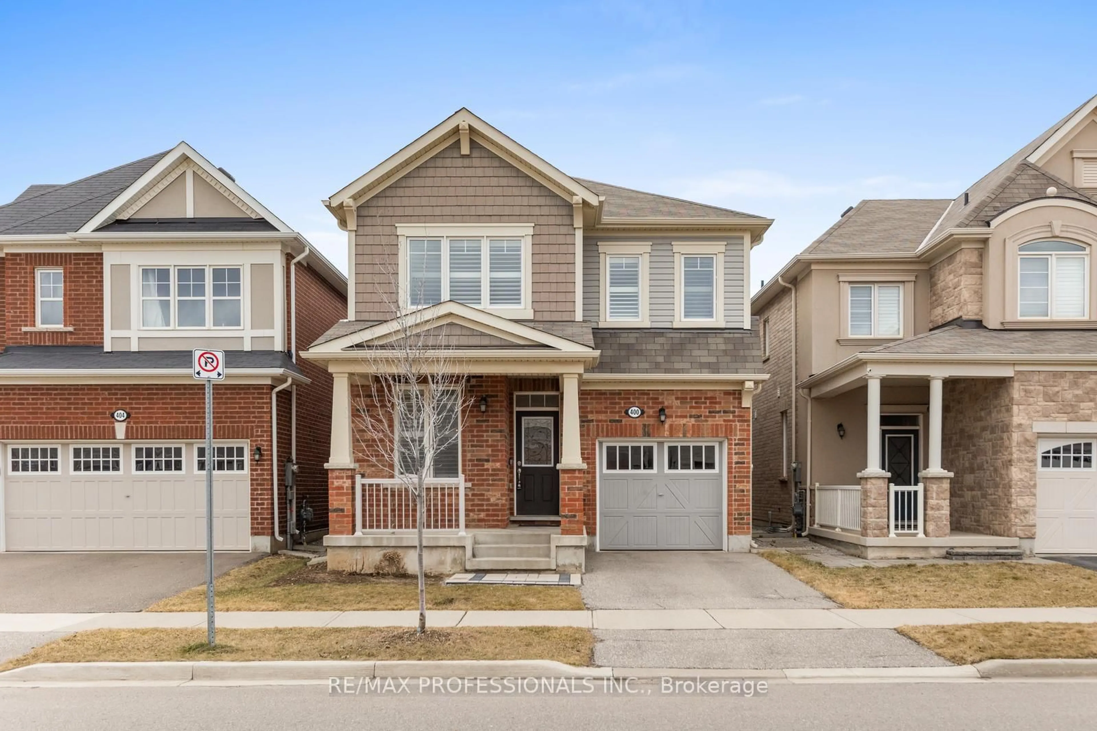 Home with brick exterior material, street for 400 Clarkson Gate, Milton Ontario L9E 0B8