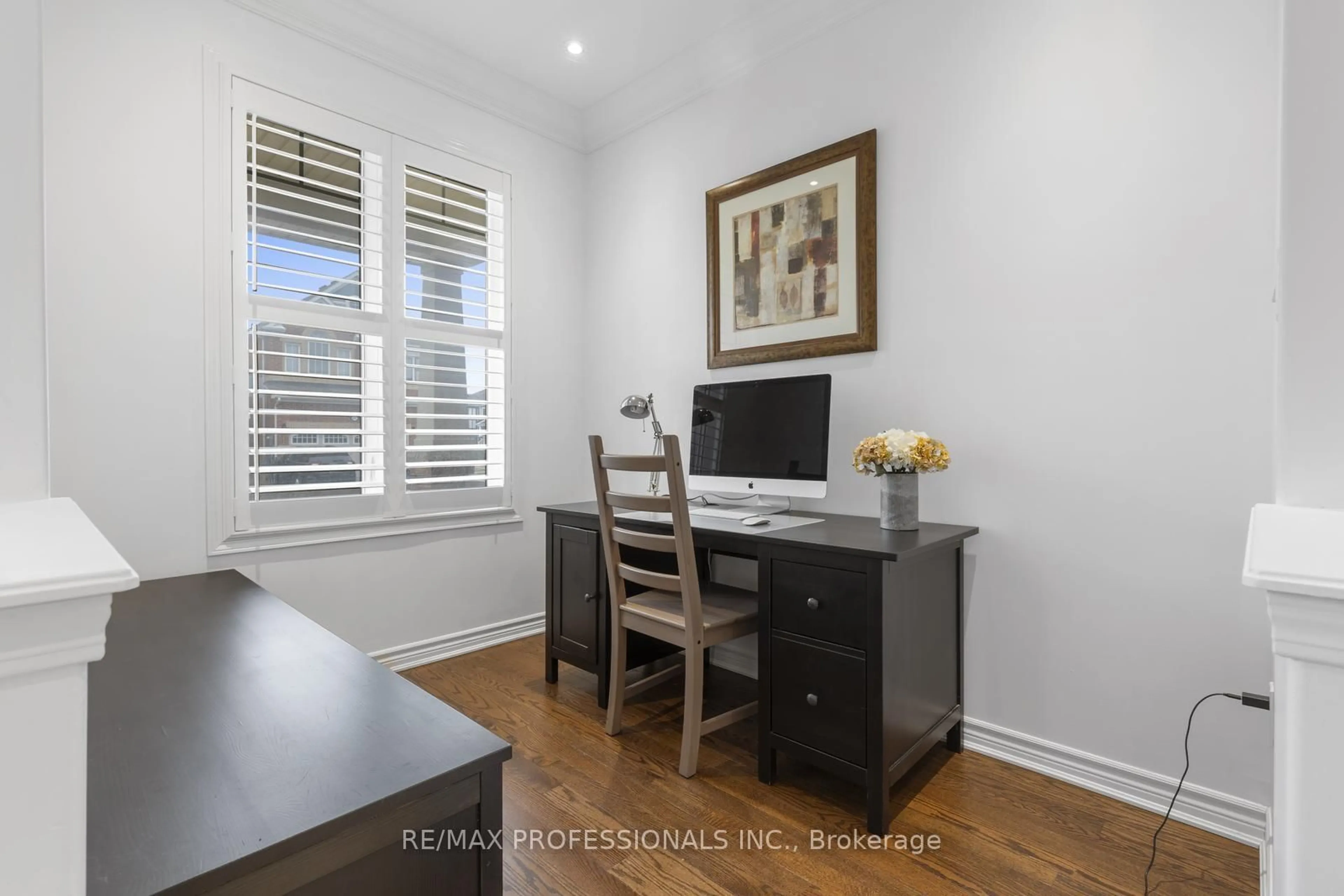 A pic of a room for 400 Clarkson Gate, Milton Ontario L9E 0B8
