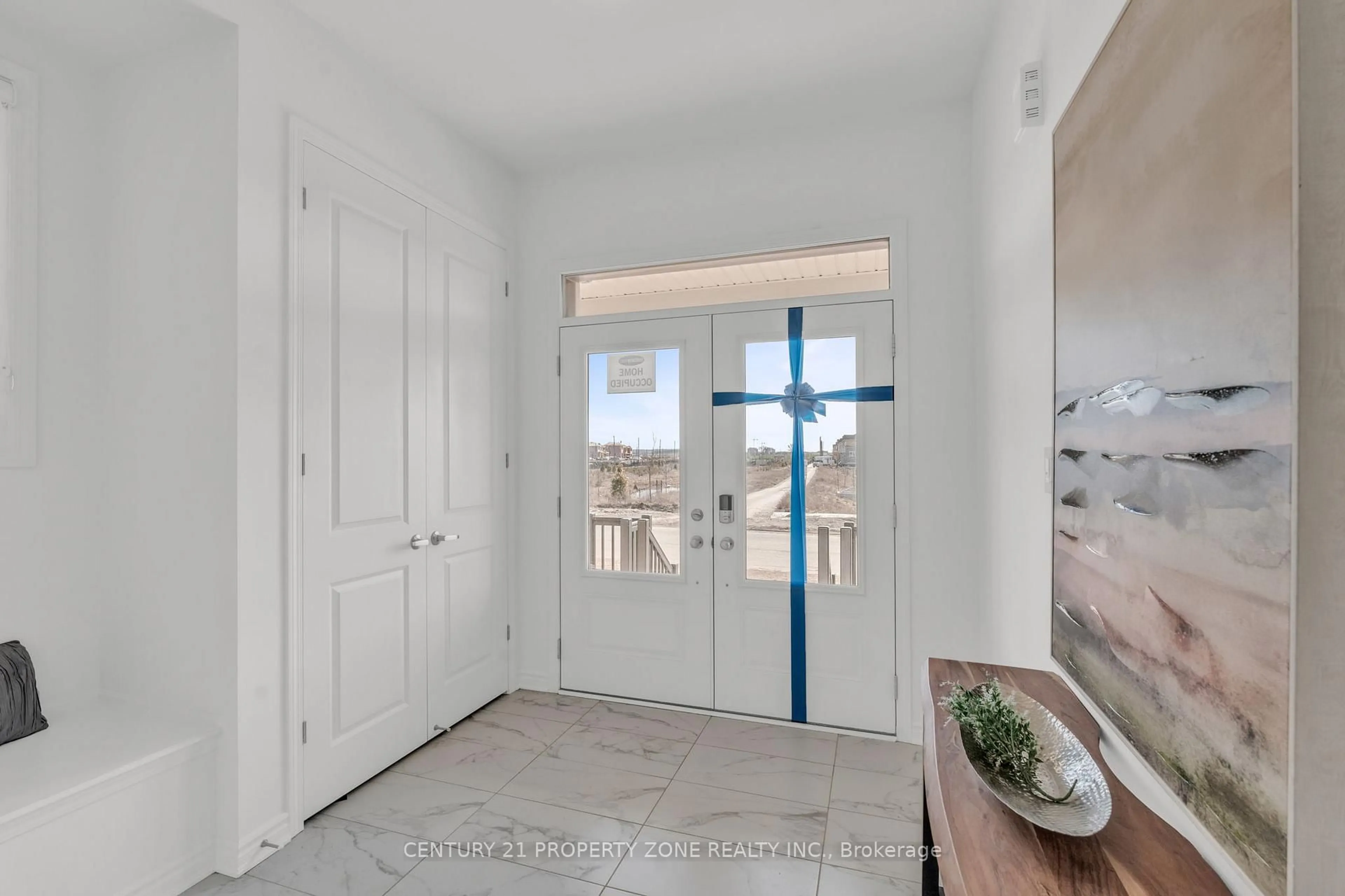 Indoor entryway for 1259 Fourth Line, Milton Ontario L9T 6H8