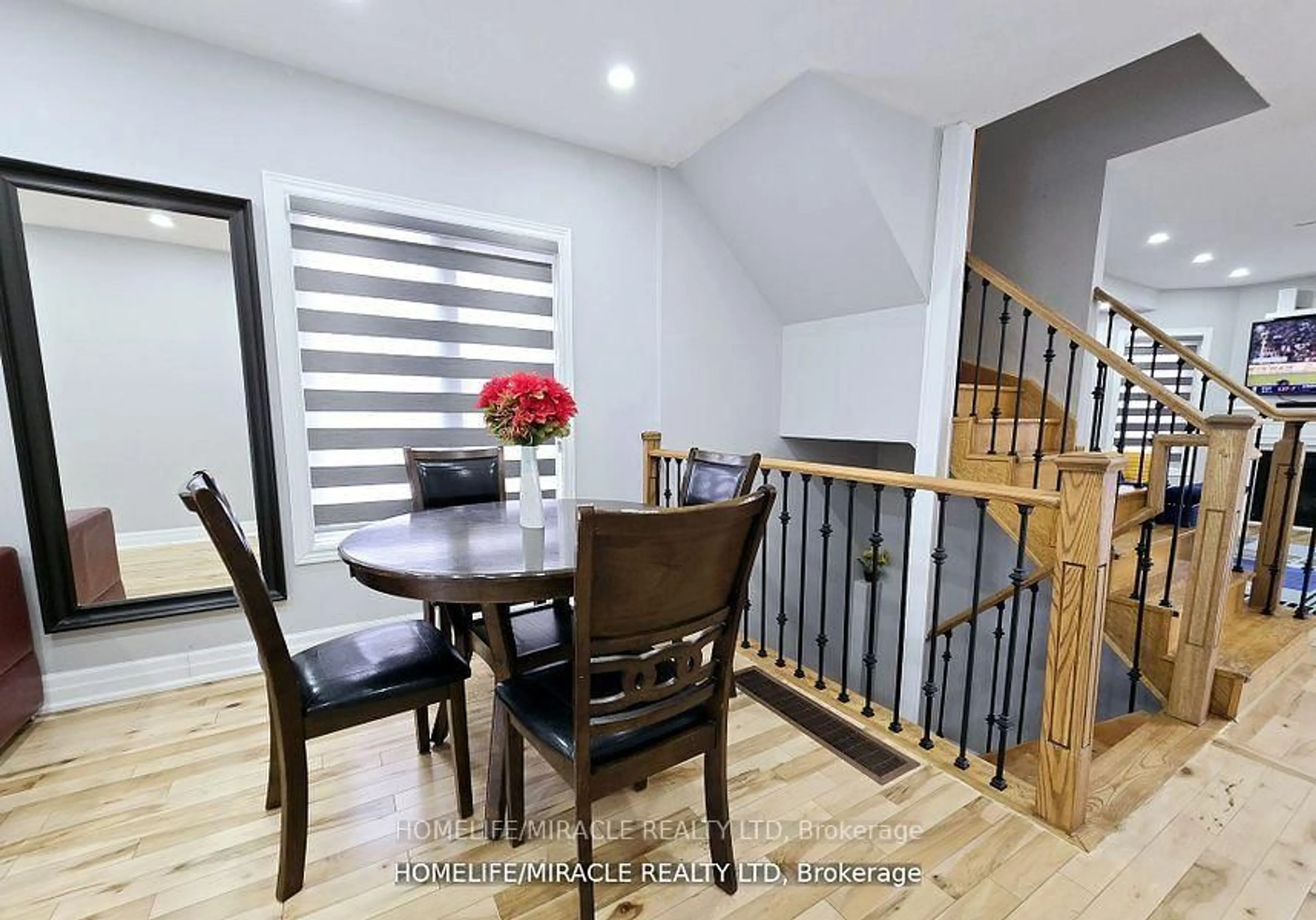 Unknown for 33 Atira Ave, Brampton Ontario L7A 3V1