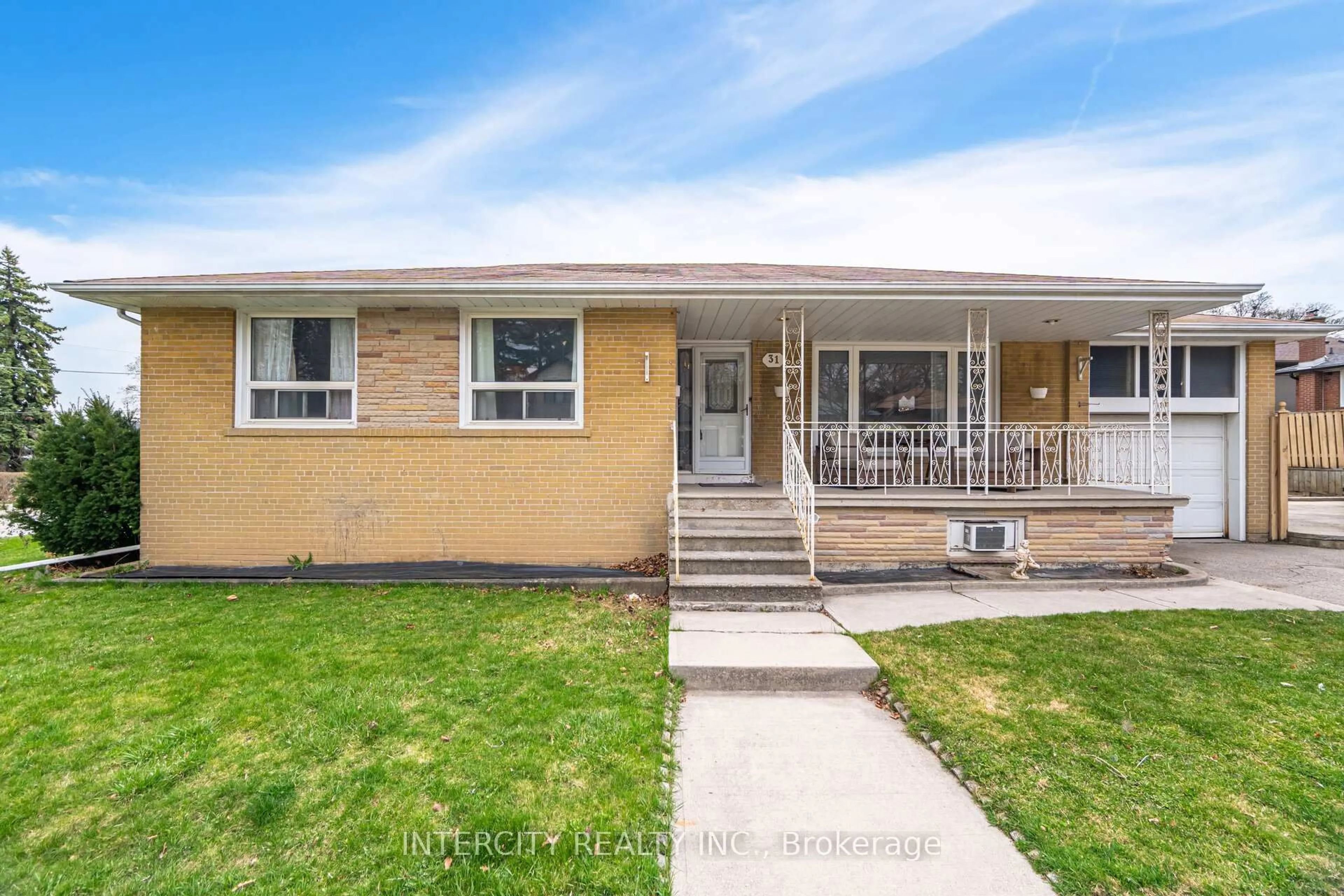 Home with vinyl exterior material, street for 31 Munhall Rd, Toronto Ontario M6P 1R2