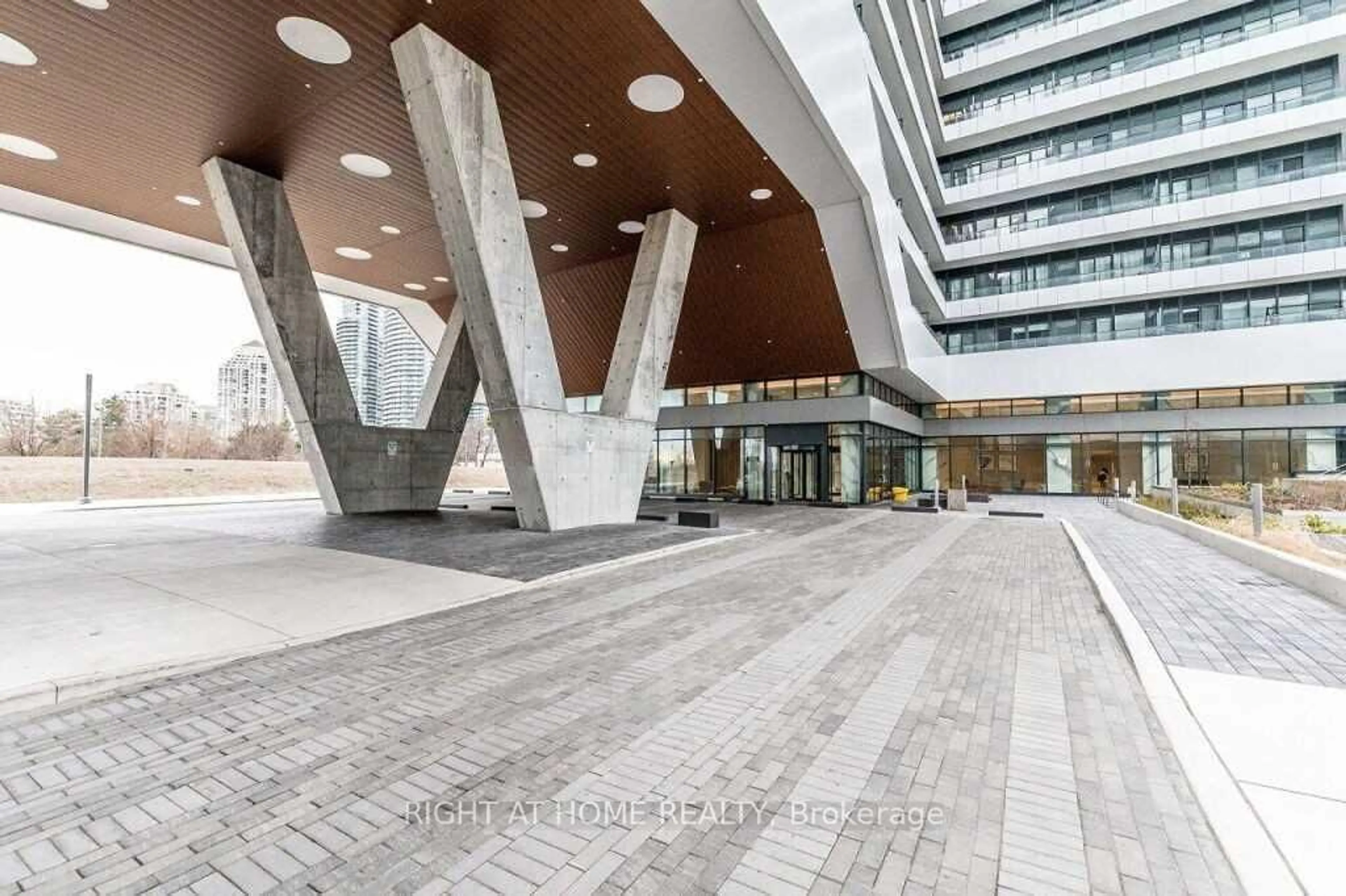 Indoor foyer for 30 Shore Breeze Dr #1213, Toronto Ontario M8V 0J1