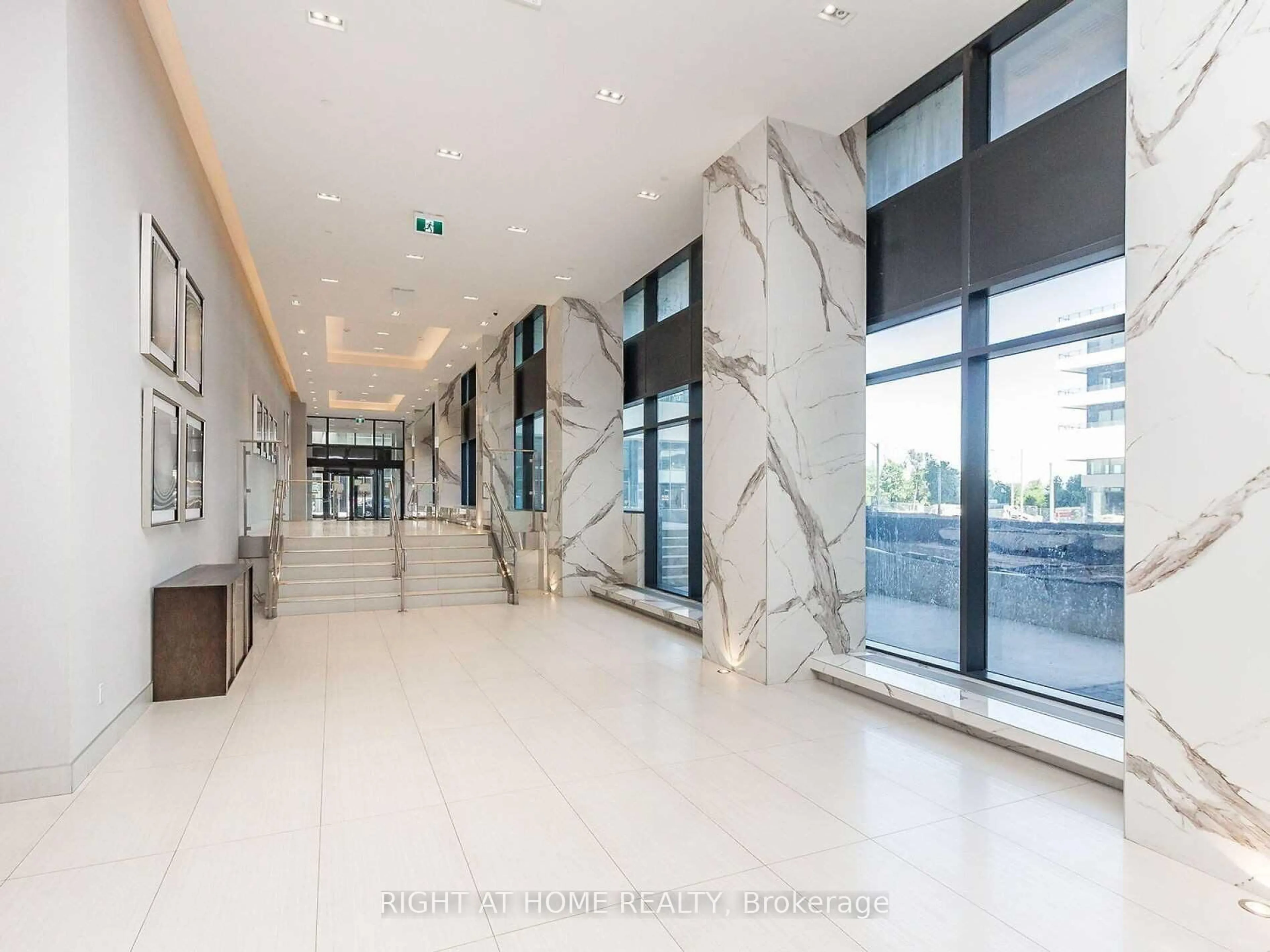 Indoor foyer for 30 Shore Breeze Dr #1213, Toronto Ontario M8V 0J1