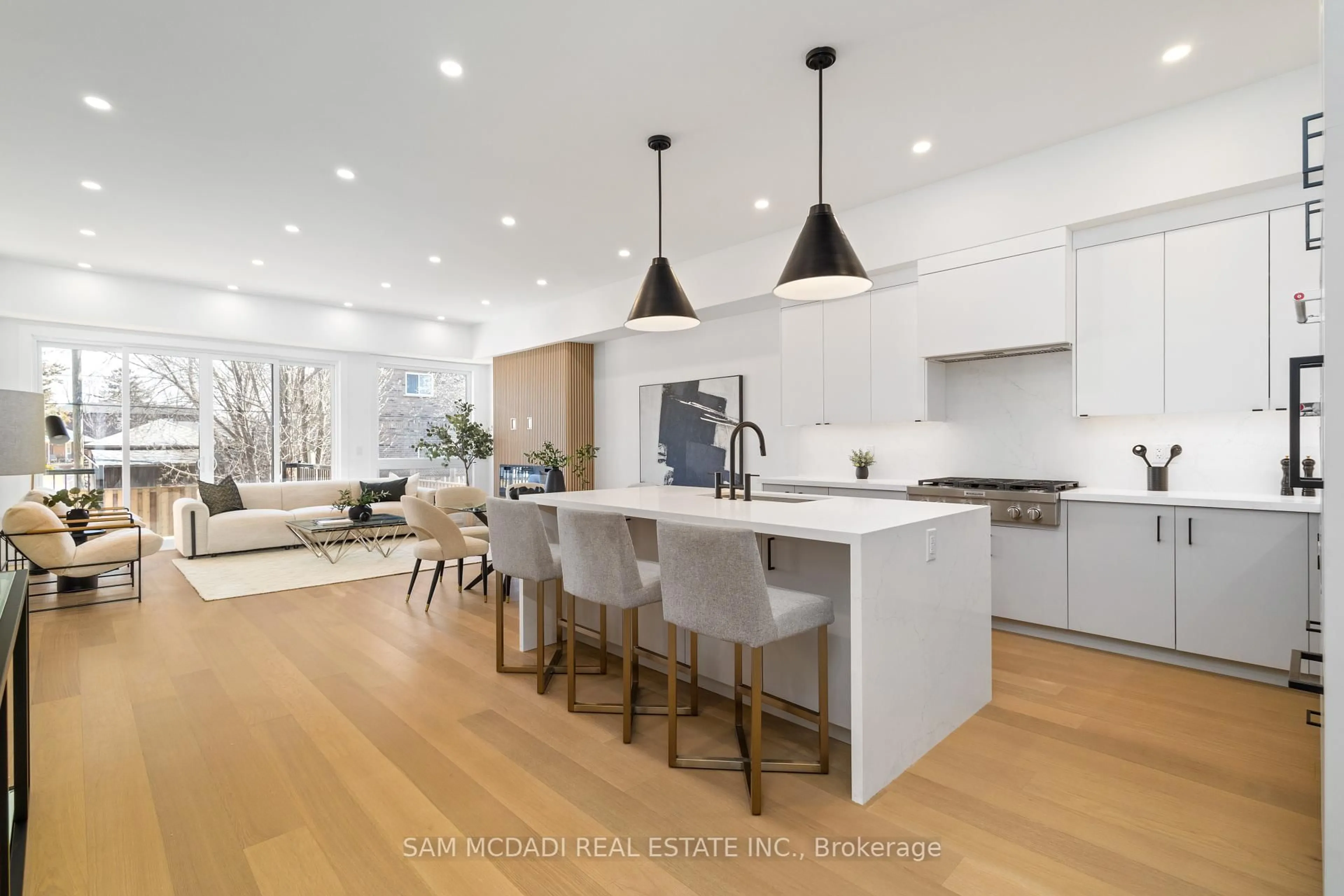Open concept kitchen, unknown for 1037 Caven St, Mississauga Ontario L5G 4J3