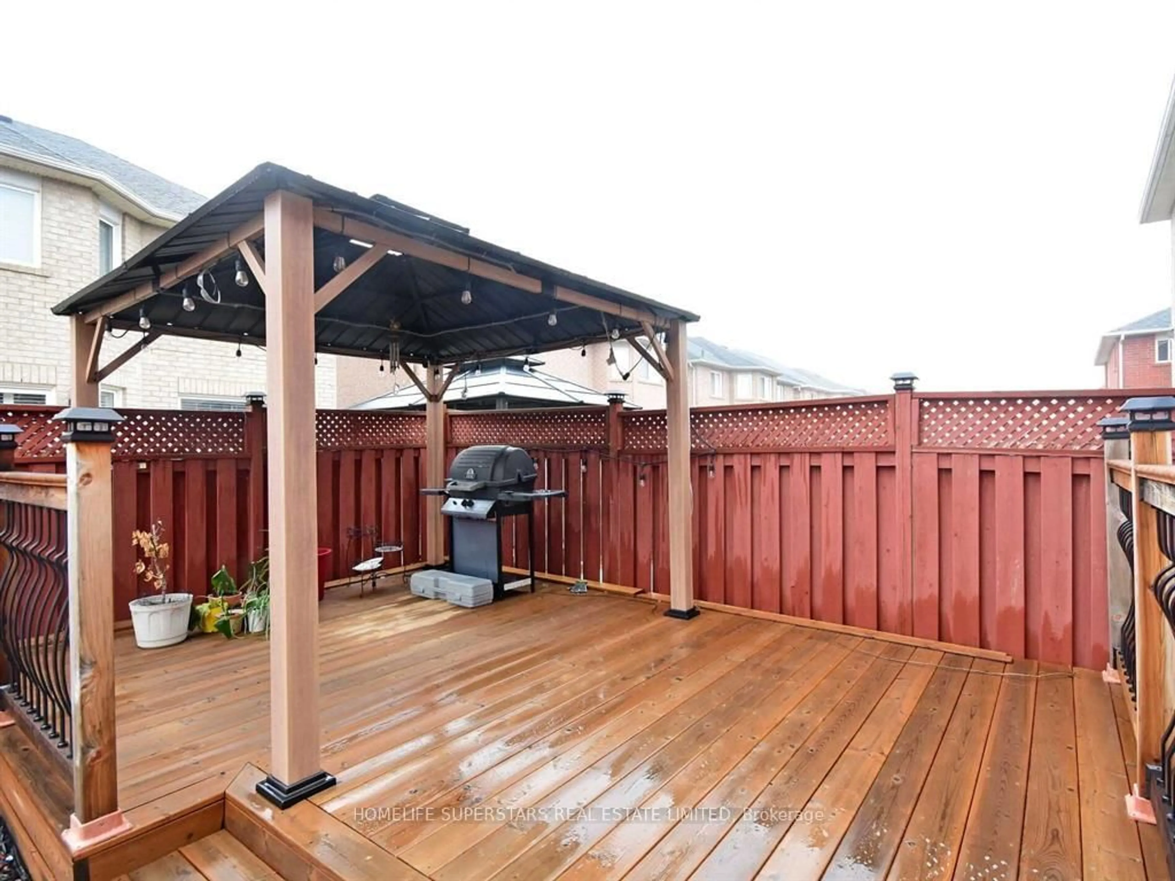 Patio, street for 64 Mccrimmon Dr, Brampton Ontario L7A 2Z3