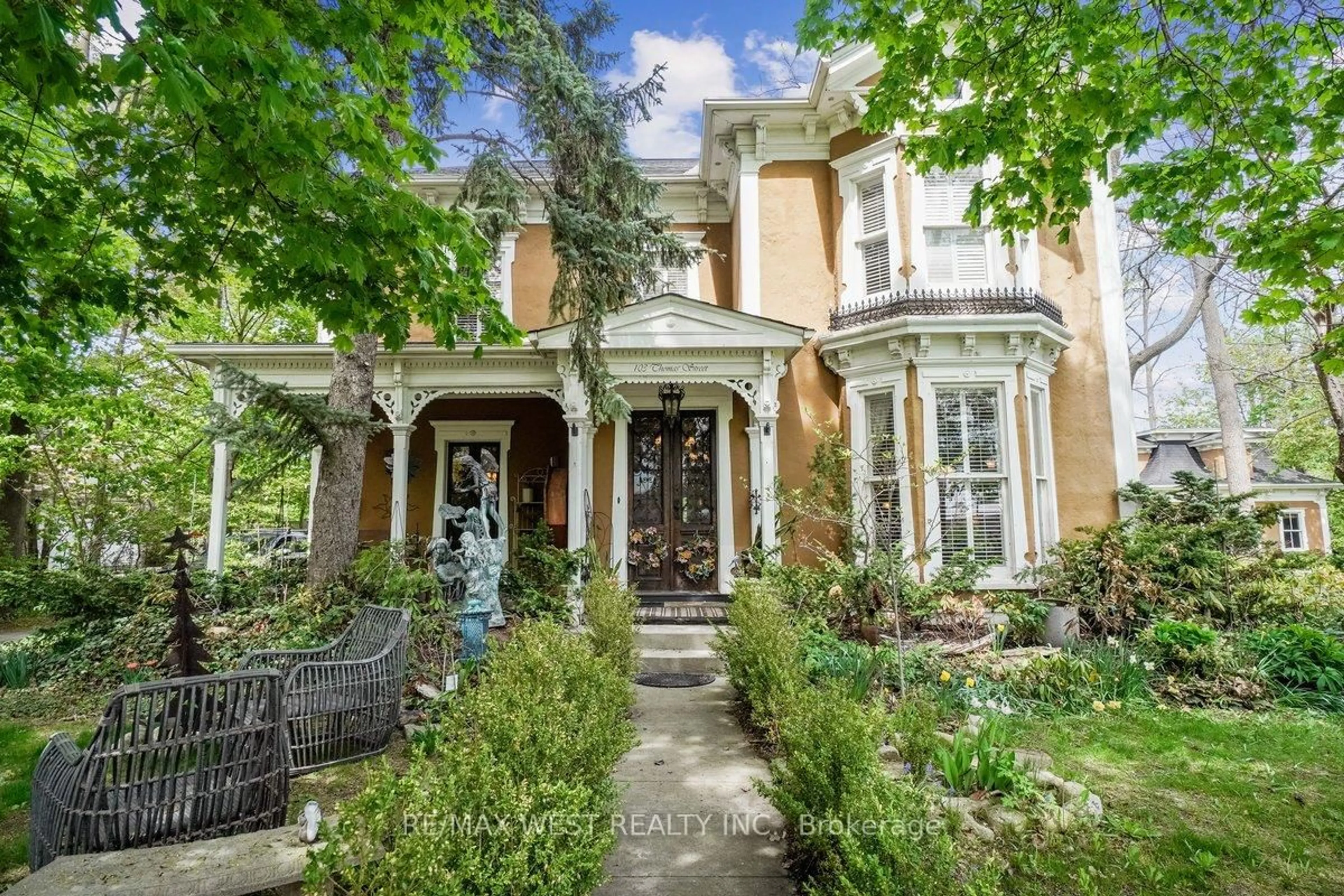 Unknown for 103 Thomas St, Milton Ontario L9T 2E3