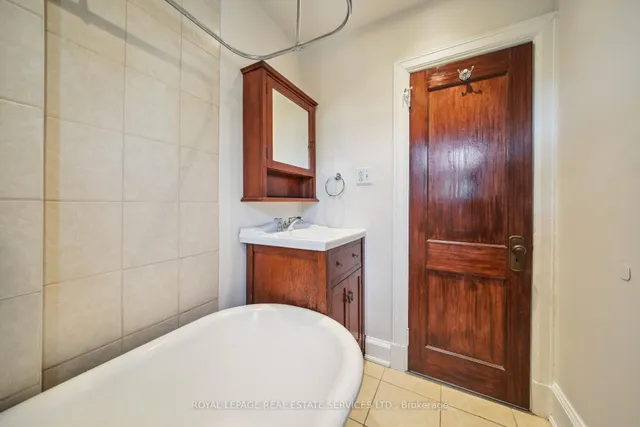 Additional property image - 243 Annette St