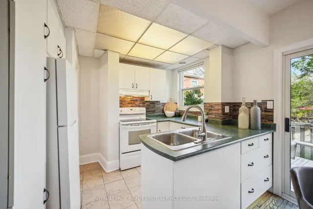 Additional property image - 243 Annette St