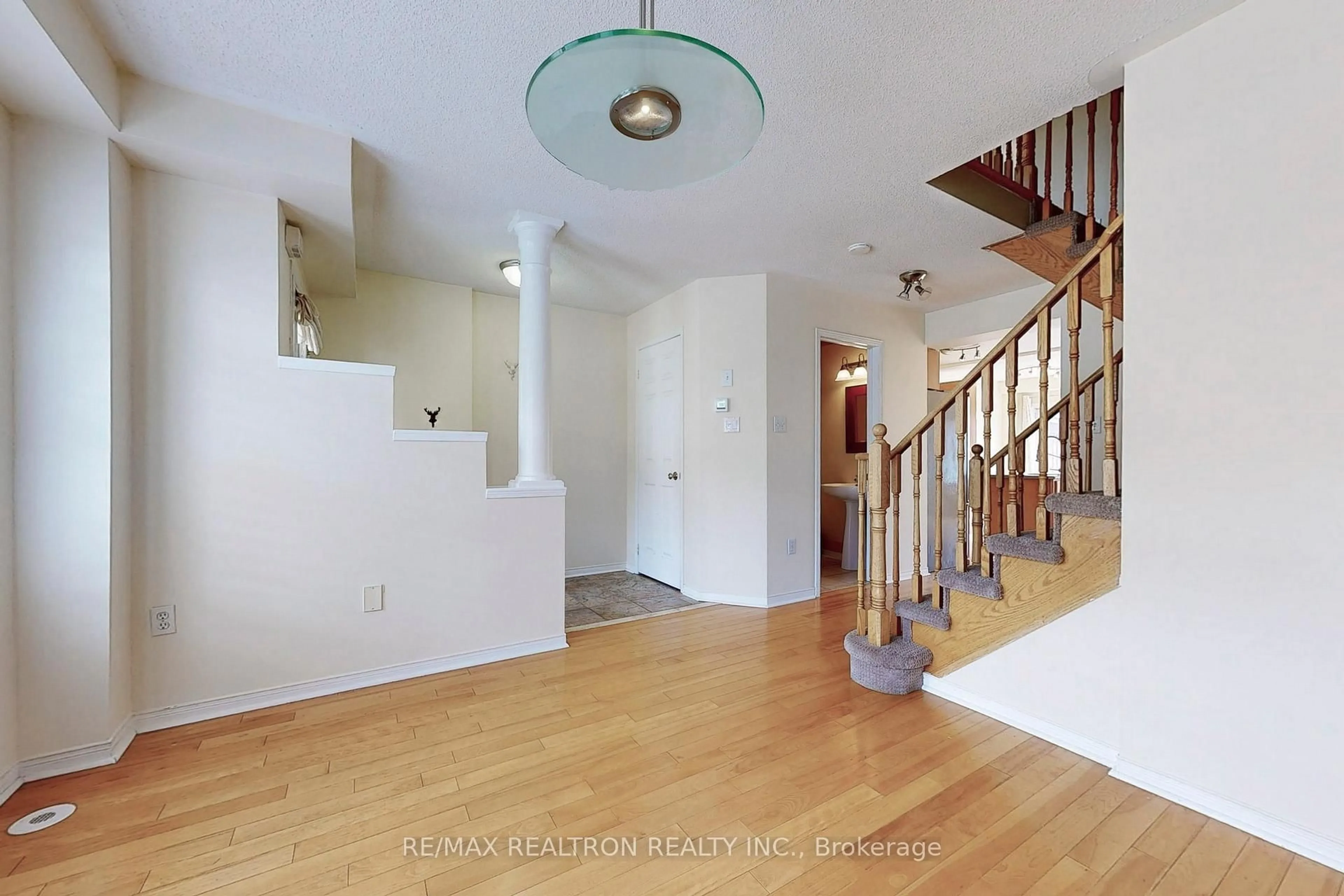 Unknown for 2268 Greening Lane, Burlington Ontario L7L 6Y5