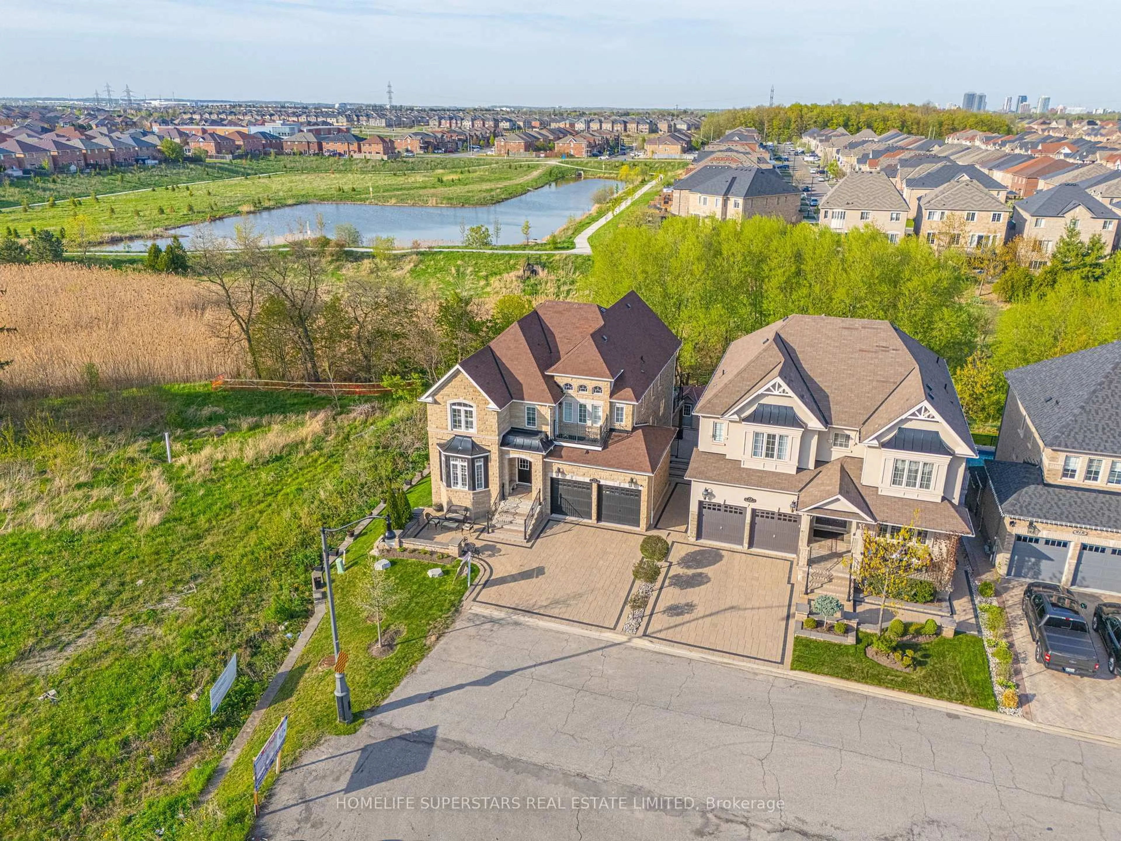 A pic from outside/outdoor area/front of a property/back of a property/a pic from drone, water/lake/river/ocean view for 75 Maybeck Dr, Brampton Ontario L6X 0Y8