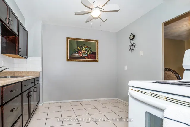 Additional property image - 85 Emmett Ave Unit 1908
