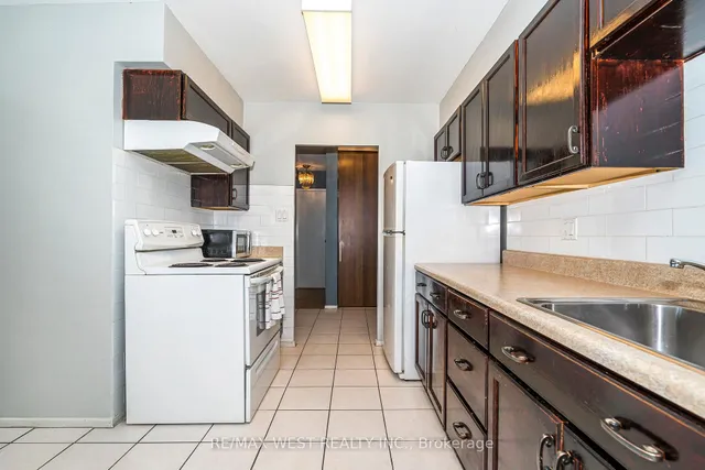 Additional property image - 85 Emmett Ave Unit 1908