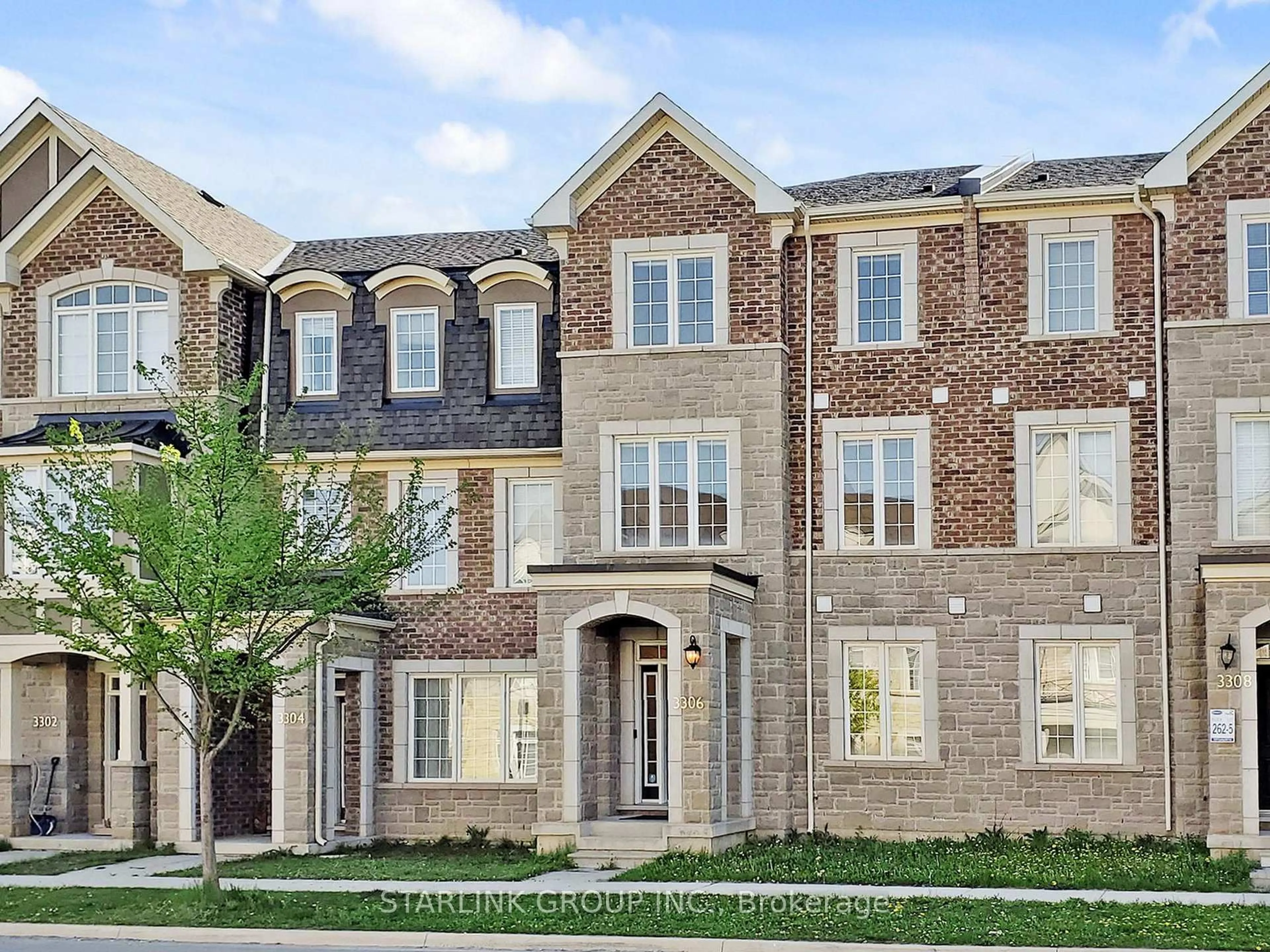 Home with brick exterior material, street for 3306 Carding Mill Tr, Oakville Ontario L6M 1S1