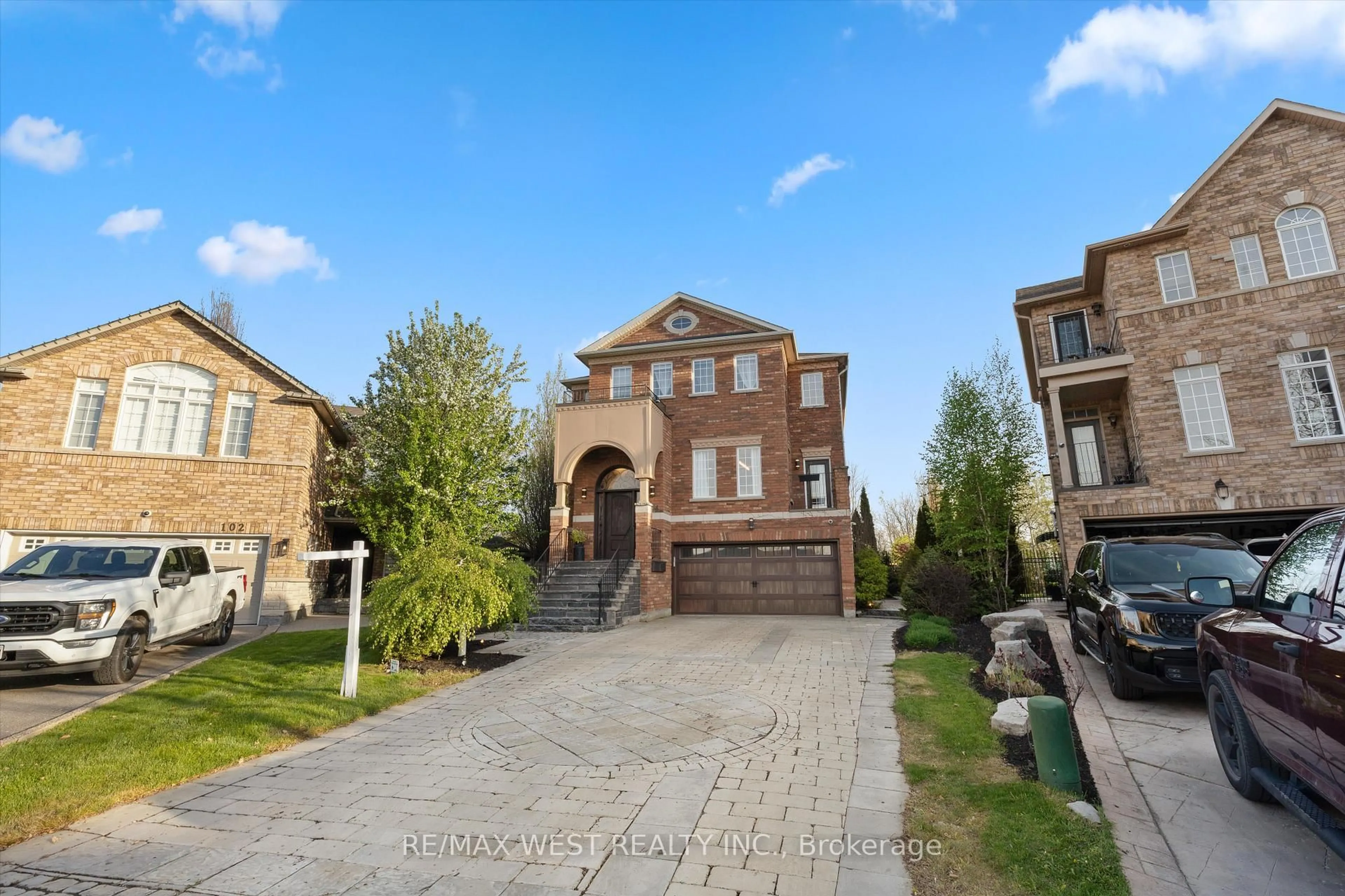 Home with brick exterior material, street for 104 Gray Park St, Caledon Ontario L7E 2N5