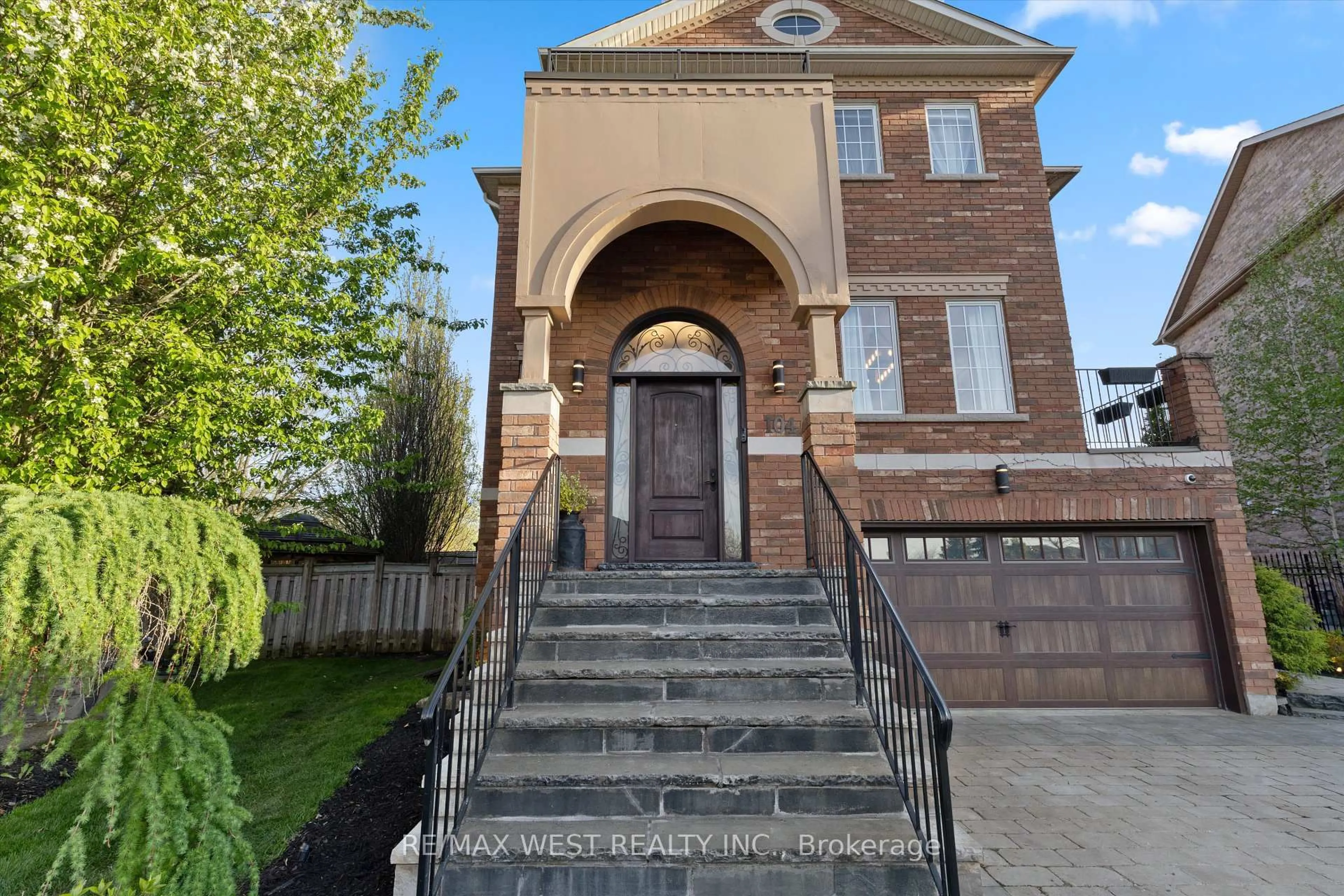 Unknown for 104 Gray Park St, Caledon Ontario L7E 2N5