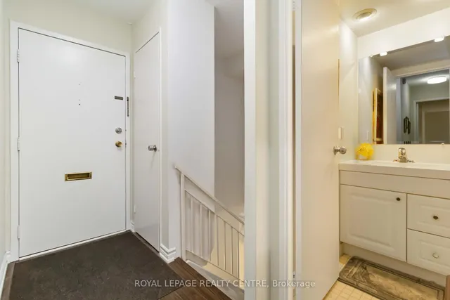 Additional property image - 1330 Mississauga Valley Blvd Unit 1