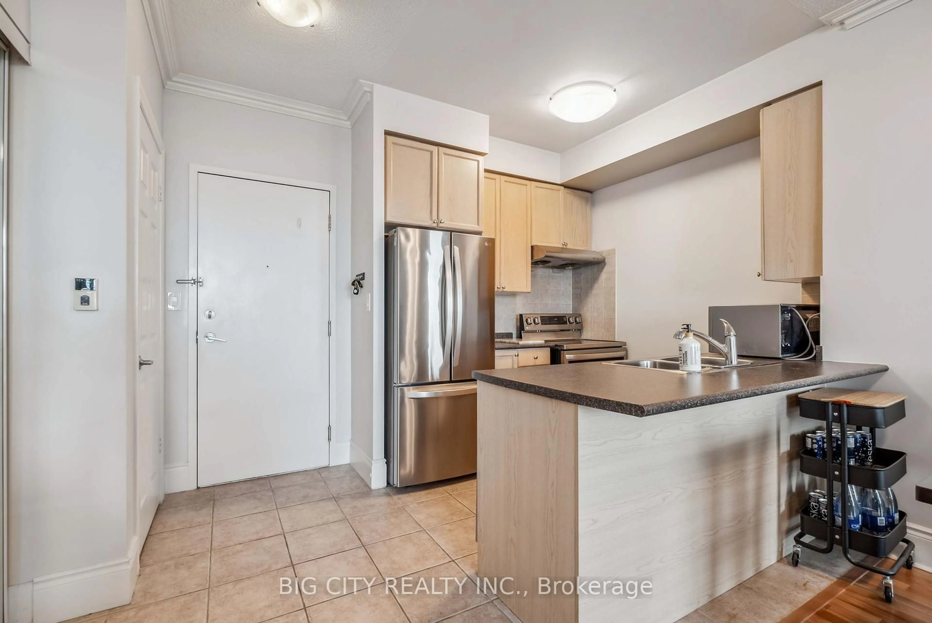 Standard kitchen, floor is not visible for 3880 Duke Of York Blvd #1113, Mississauga Ontario L5B 4M7