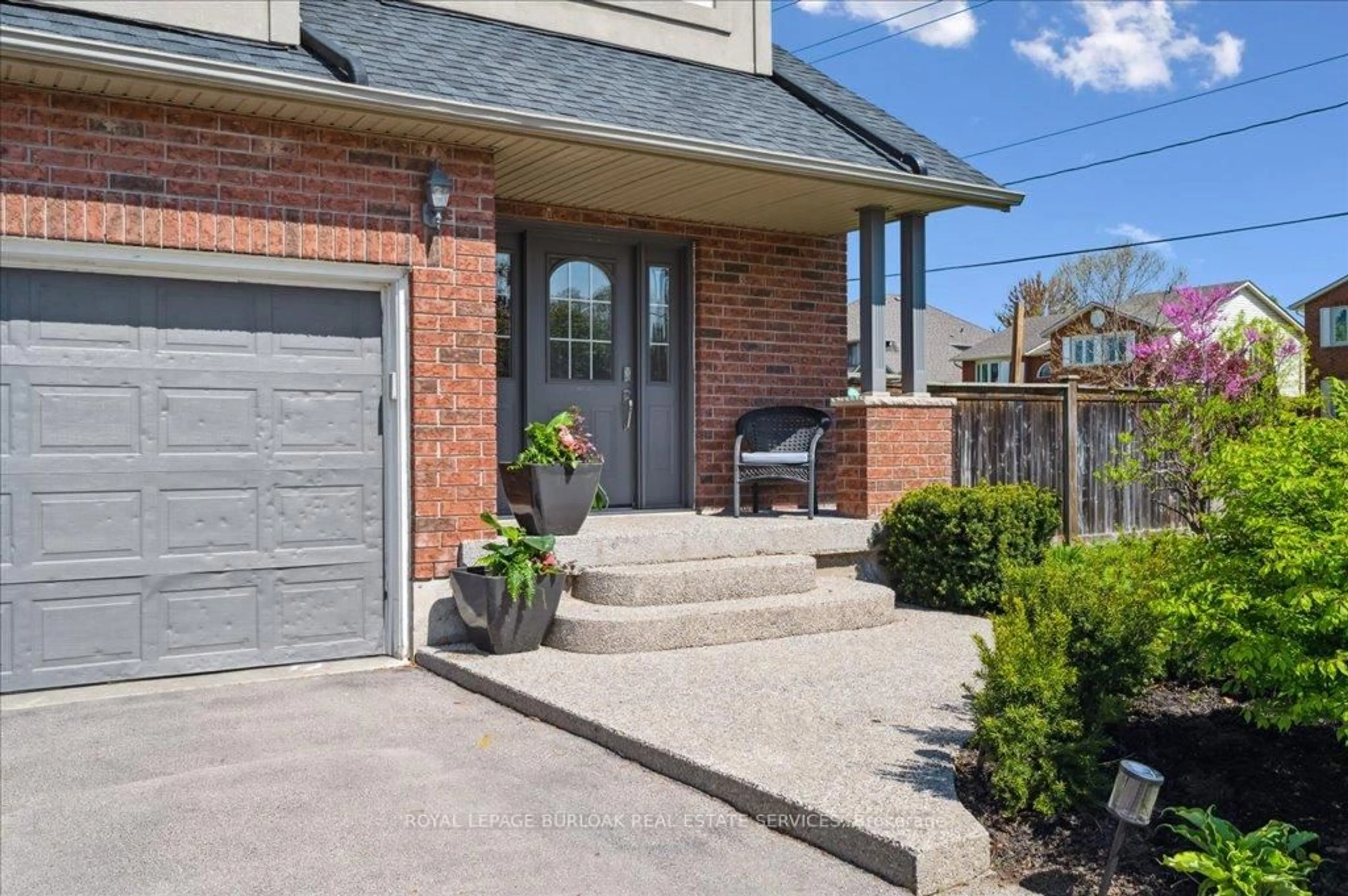 Home with brick exterior material, street for 3299 Star Lane, Burlington Ontario L7M 5A4