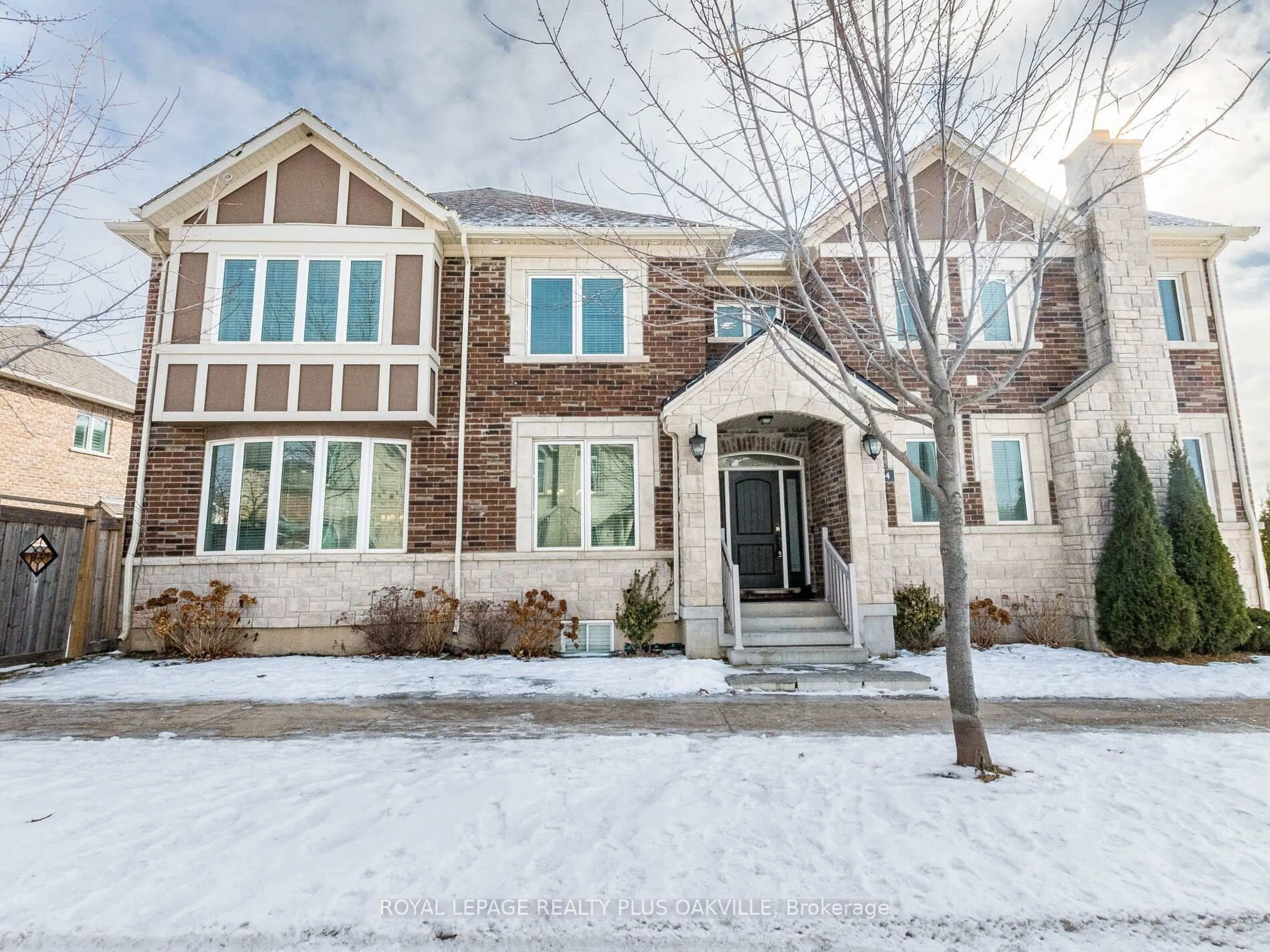 Home with brick exterior material, street for 364 Wisteria Way, Oakville Ontario L6M 0N3
