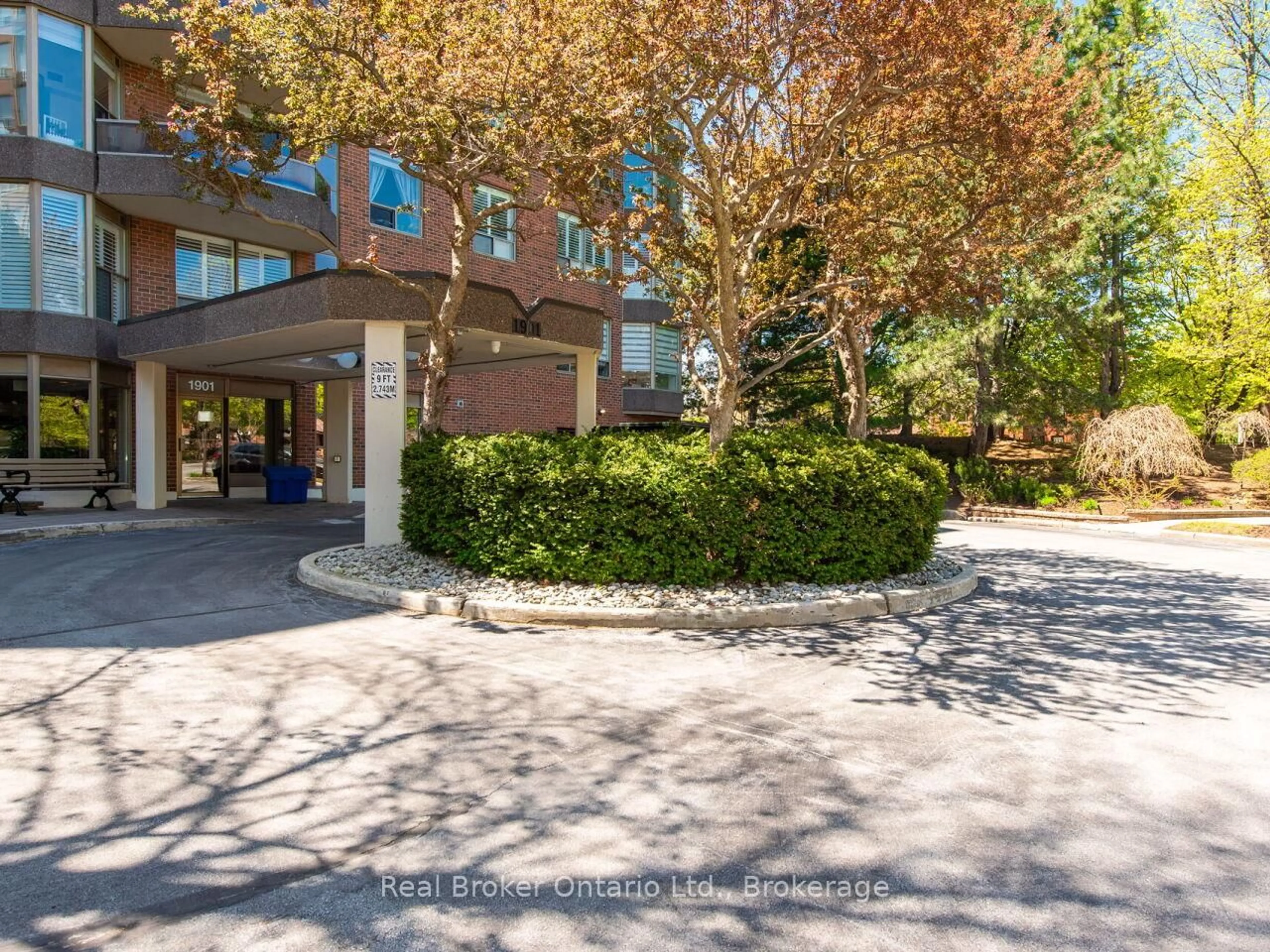 Unknown for 1901 Pilgrims Way #502, Oakville Ontario L6M 2W9
