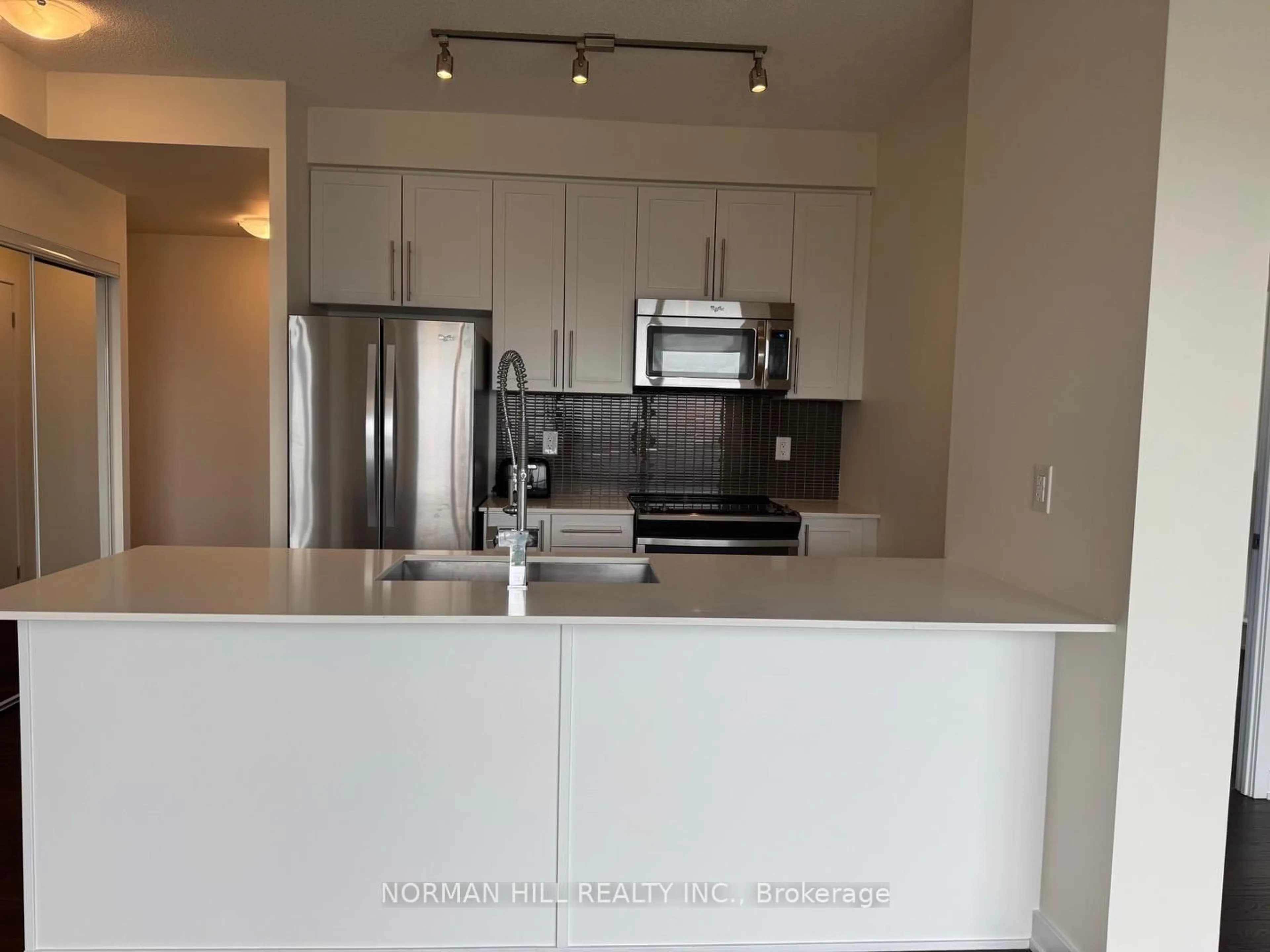 Standard kitchen, unknown for 510 Curran Pl #2702, Mississauga Ontario L5B 0J8