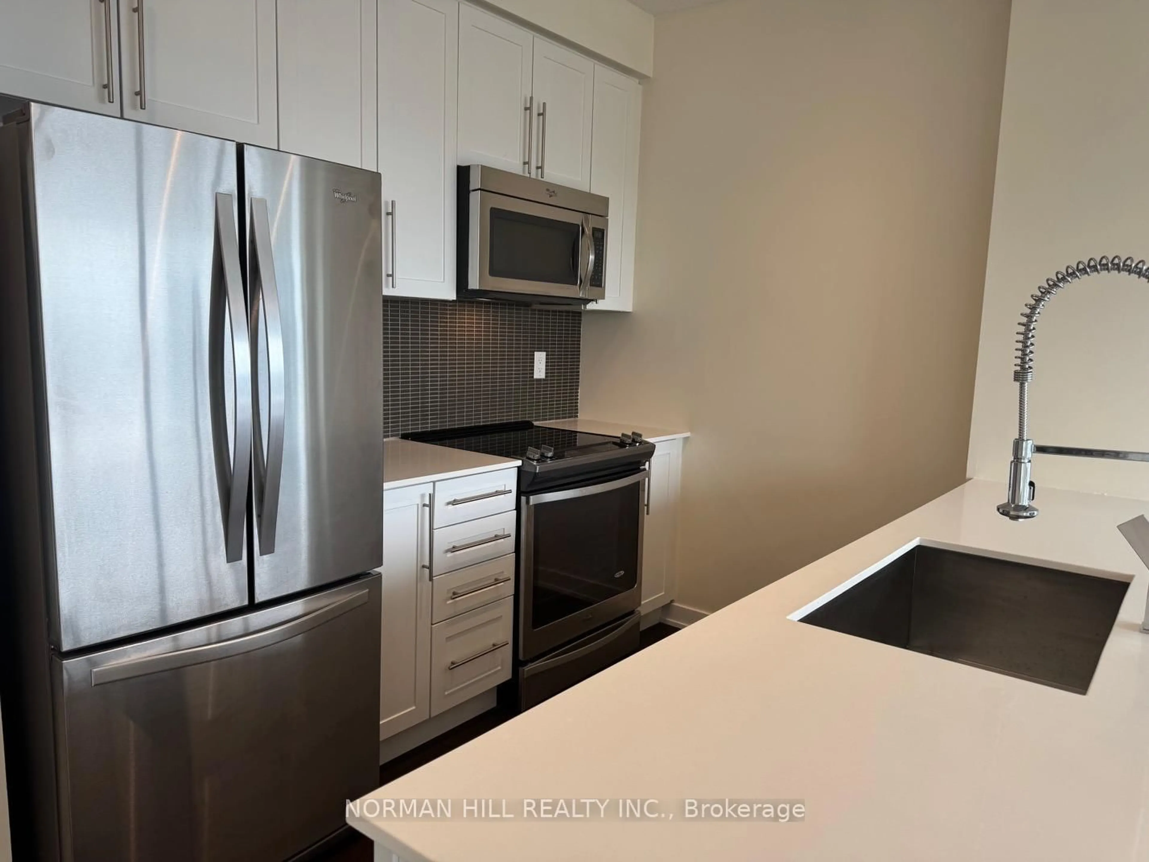 Standard kitchen, unknown for 510 Curran Pl #2702, Mississauga Ontario L5B 0J8