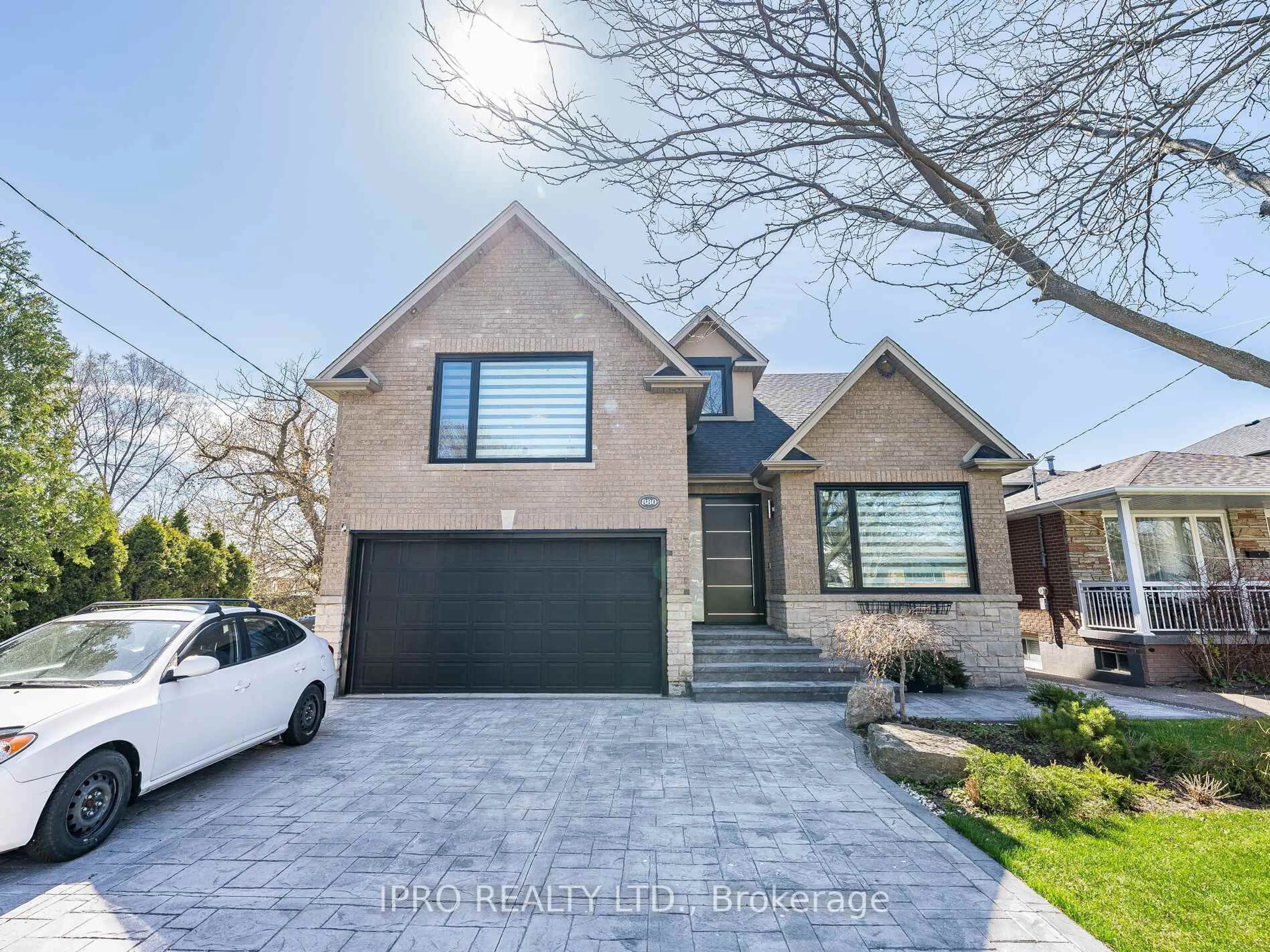 Home with brick exterior material, street for 880 6th St, Mississauga Ontario L5E 1N6