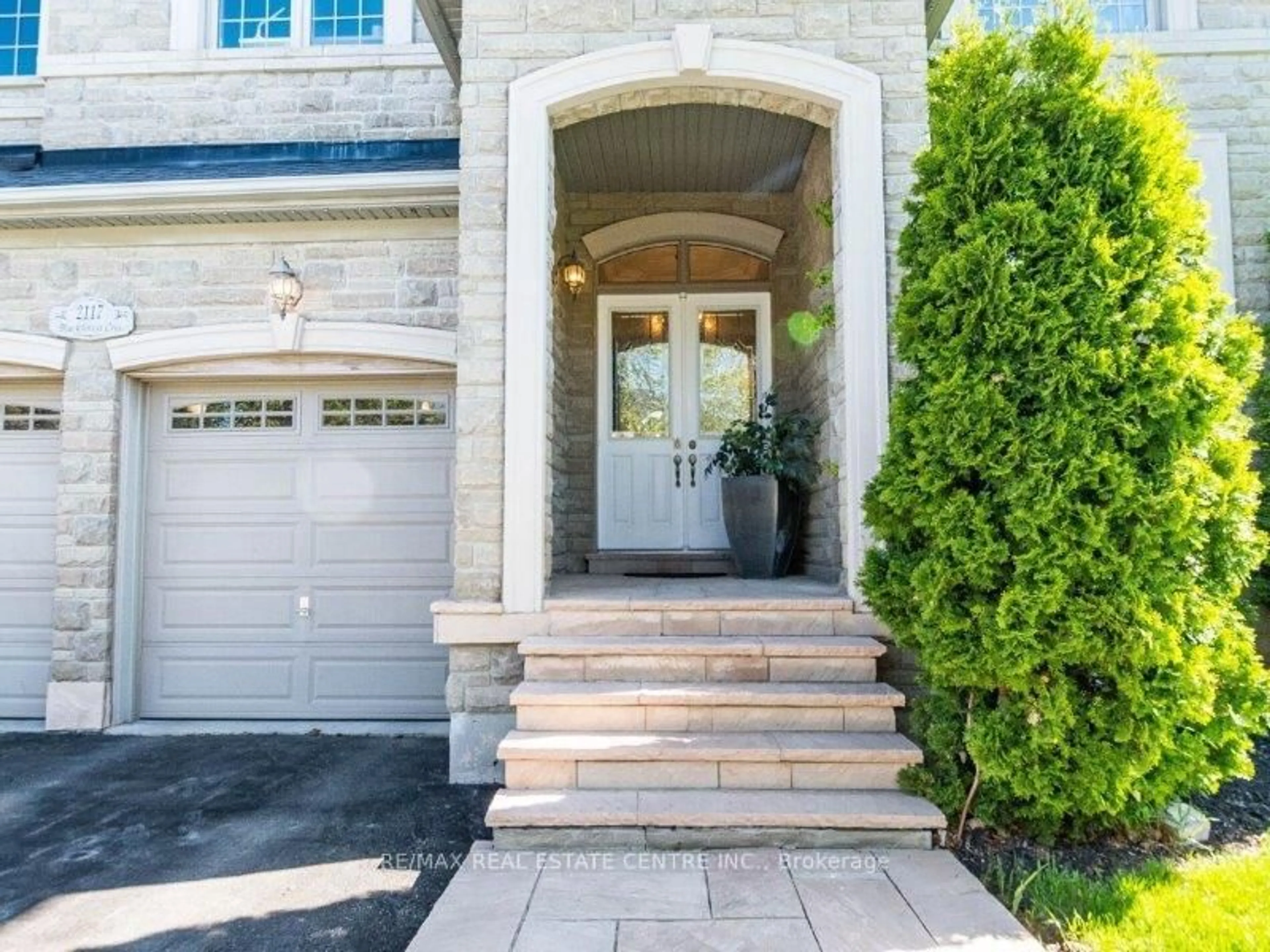 Unknown for 2117 Blackforest Cres, Oakville Ontario L6M 4T7