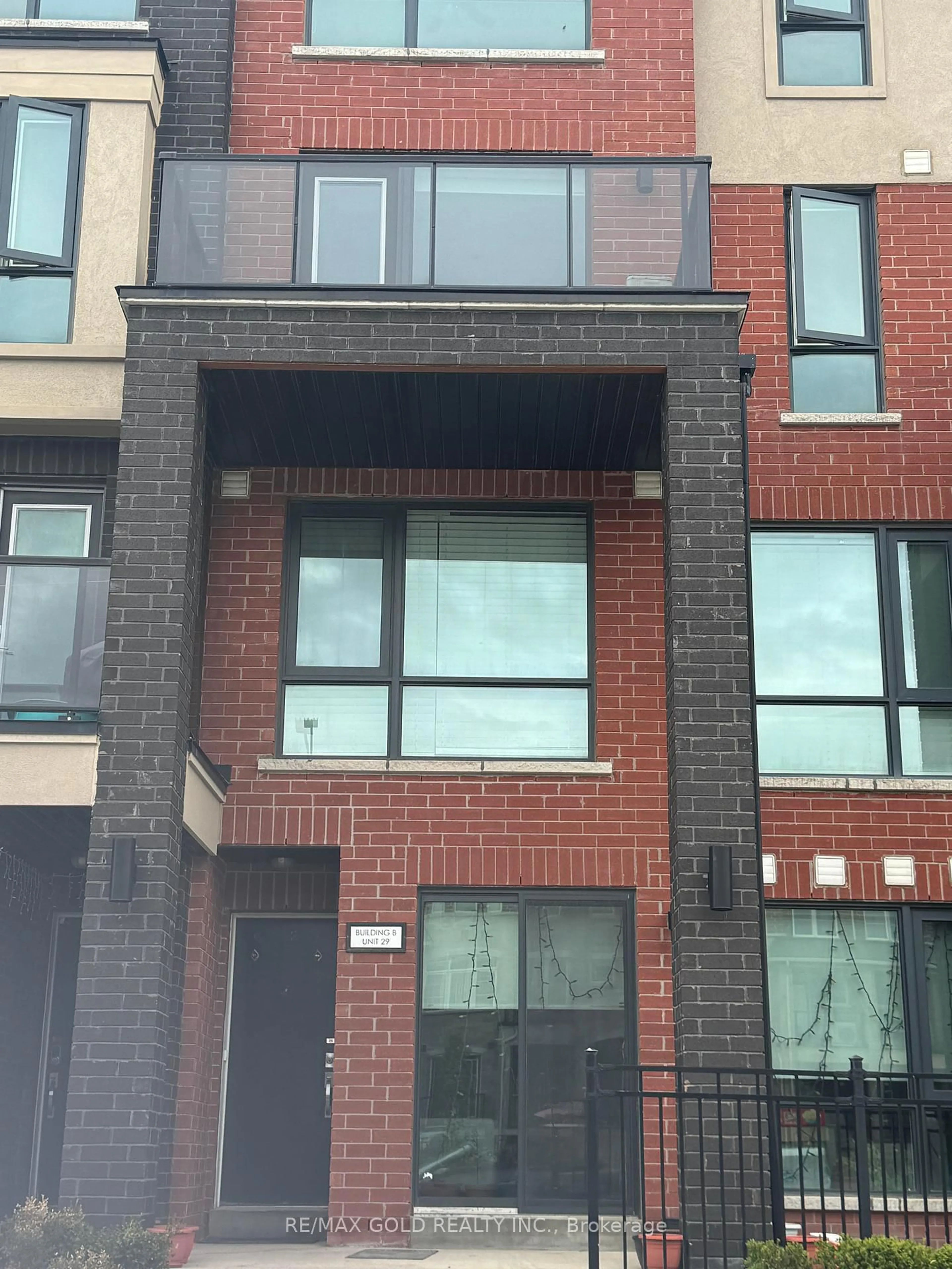 Home with brick exterior material, unknown for 100 Dufay Rd #29, Brampton Ontario L7A 4S3